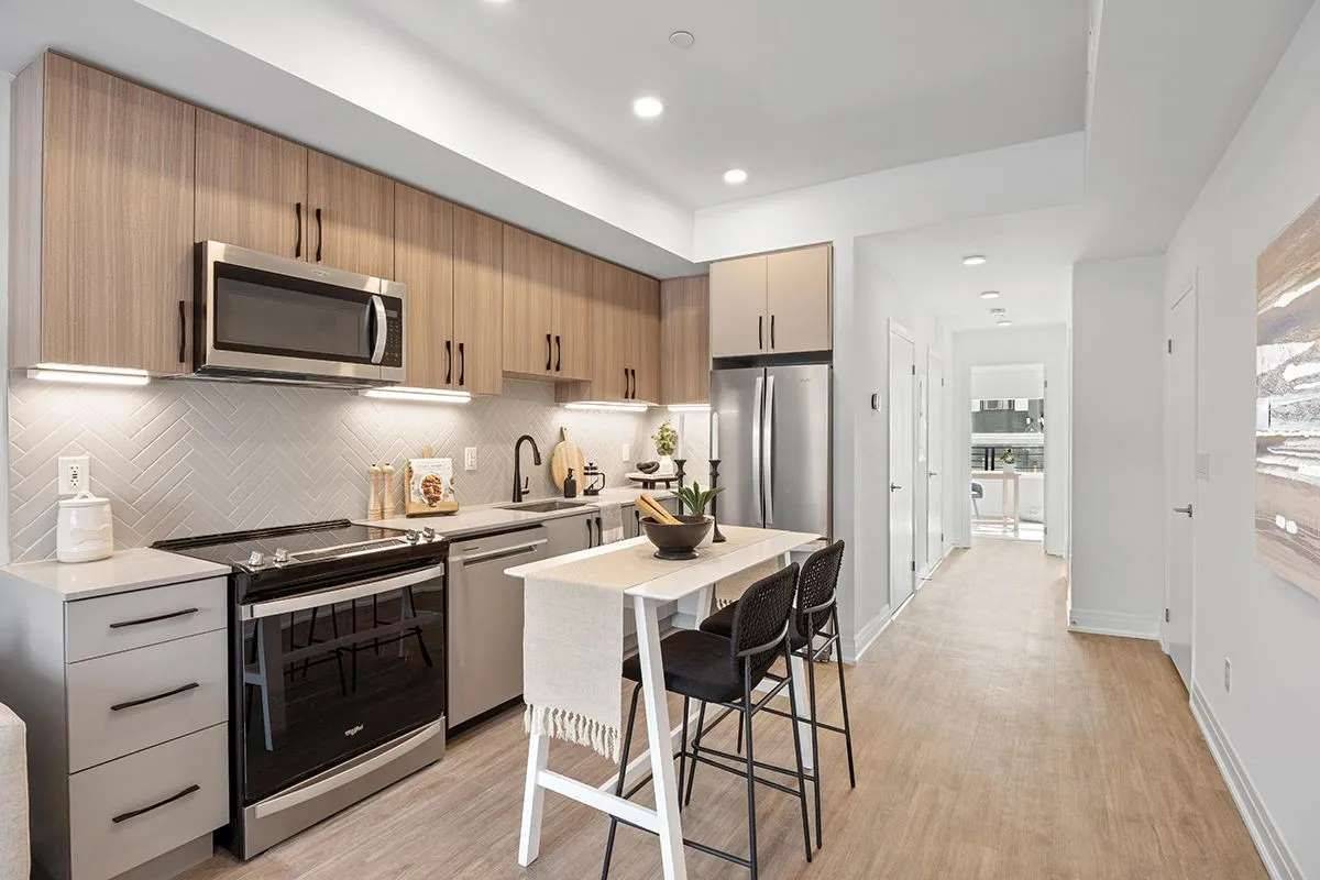 Toronto C07, ON M2R 1W1,15 Brenthall AVE #23