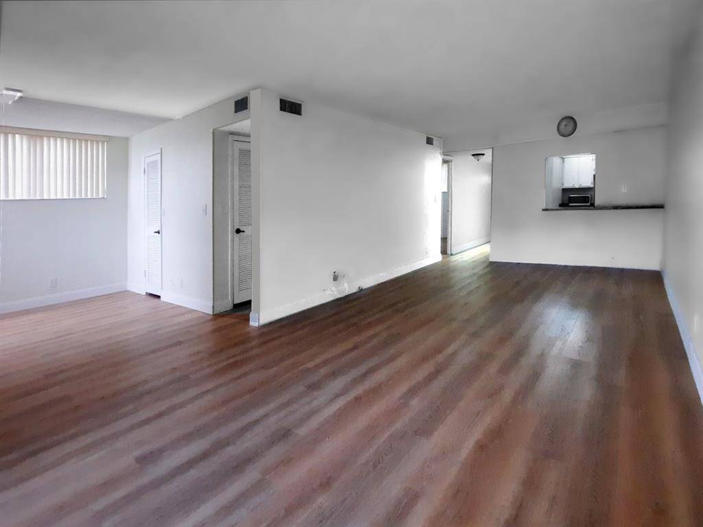 Pembroke Pines, FL 33025,9420 S Hollybrook Lake Dr #201