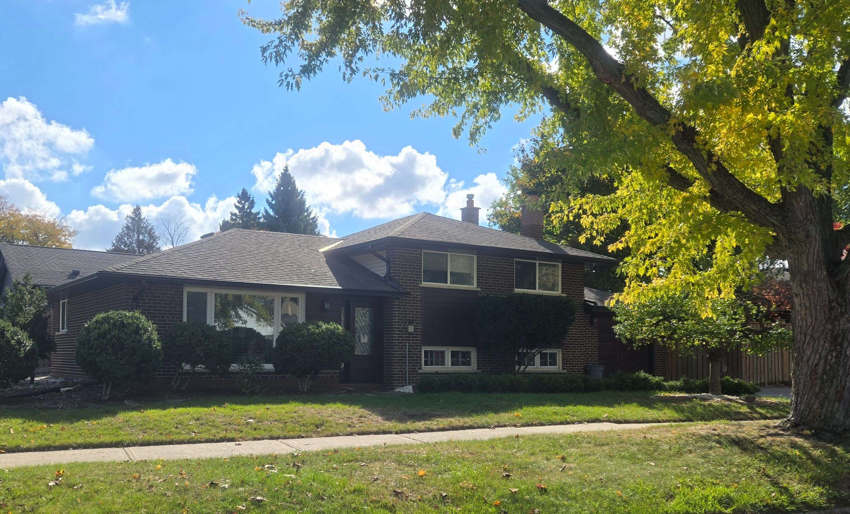 Toronto W09, ON M9R 3H7,27 Shipley RD