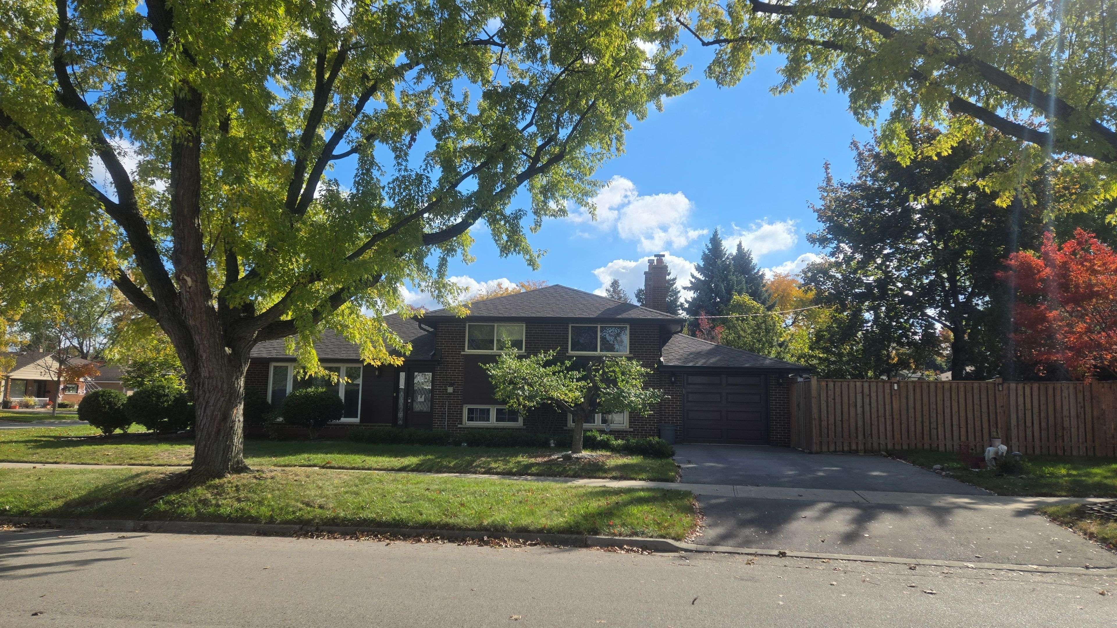 Toronto W09, ON M9R 3H7,27 Shipley RD