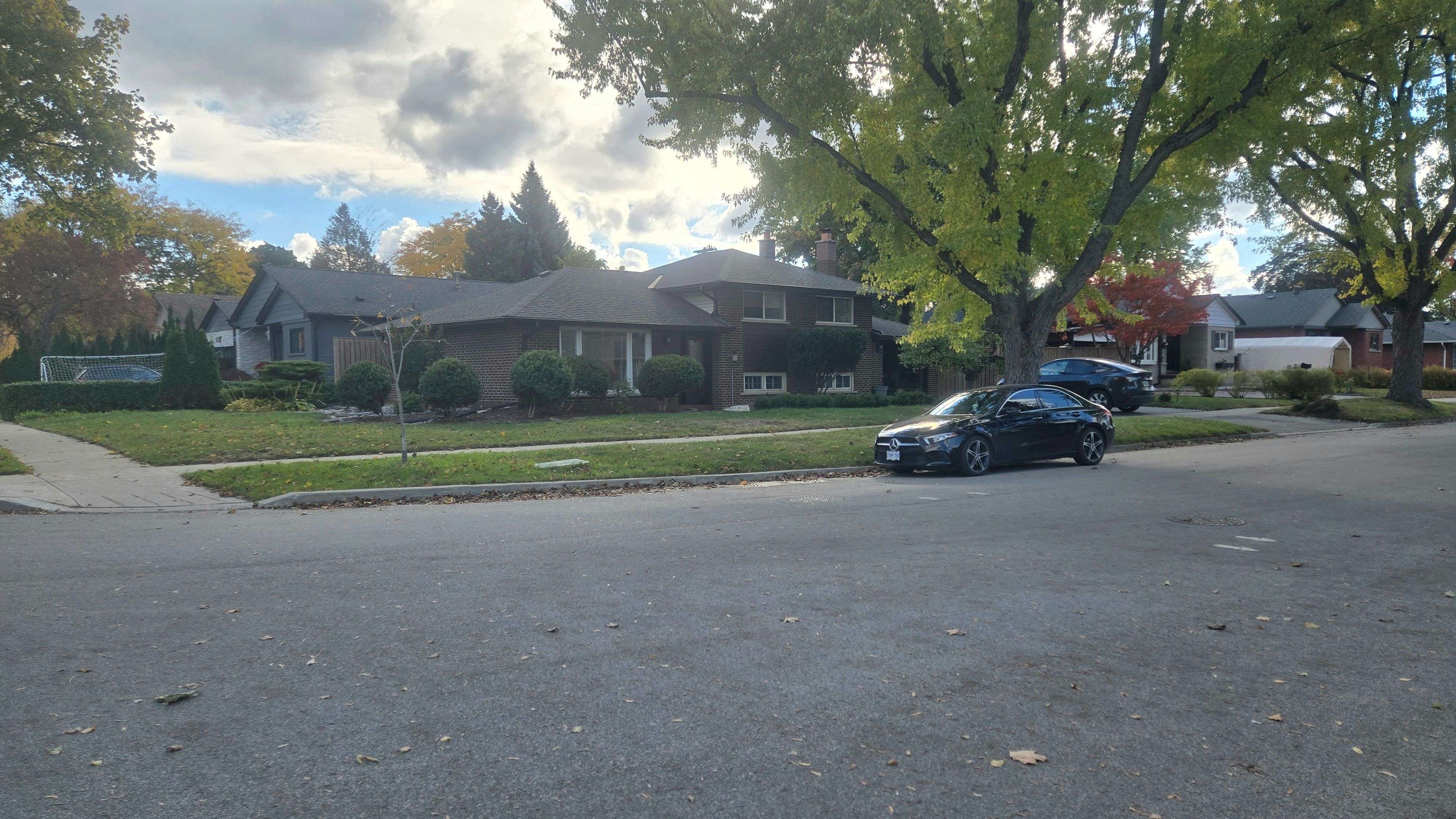 Toronto W09, ON M9R 3H7,27 Shipley RD