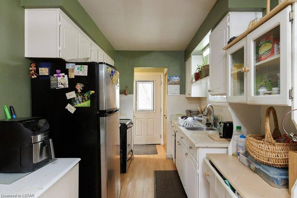 London South, ON N5Z 4M5,20 EDGEMERE CRES