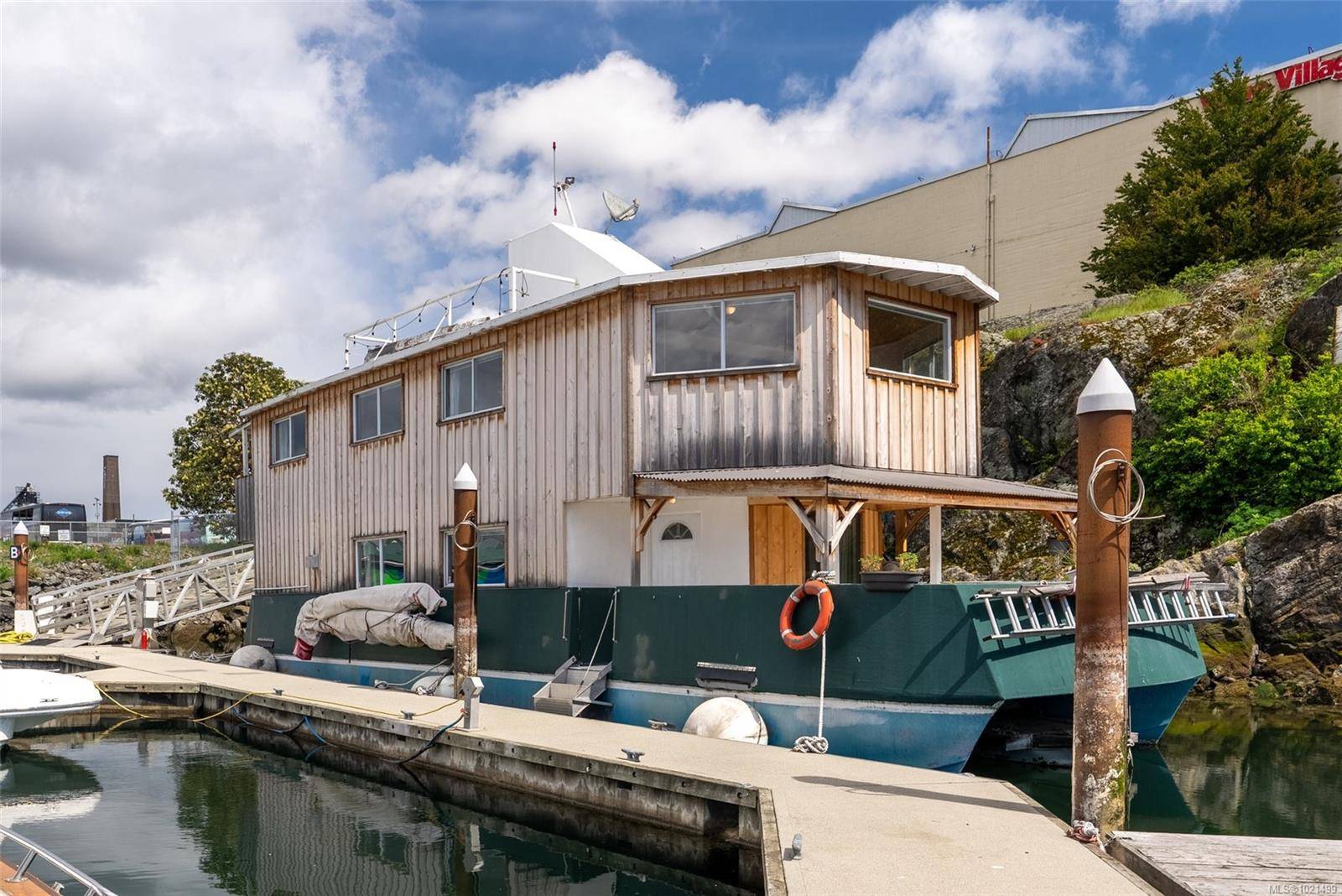 Victoria, BC V8T 4R4,1810B Store St #14