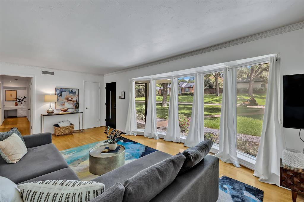 Dallas, TX 75218,9907 Woodgrove Drive