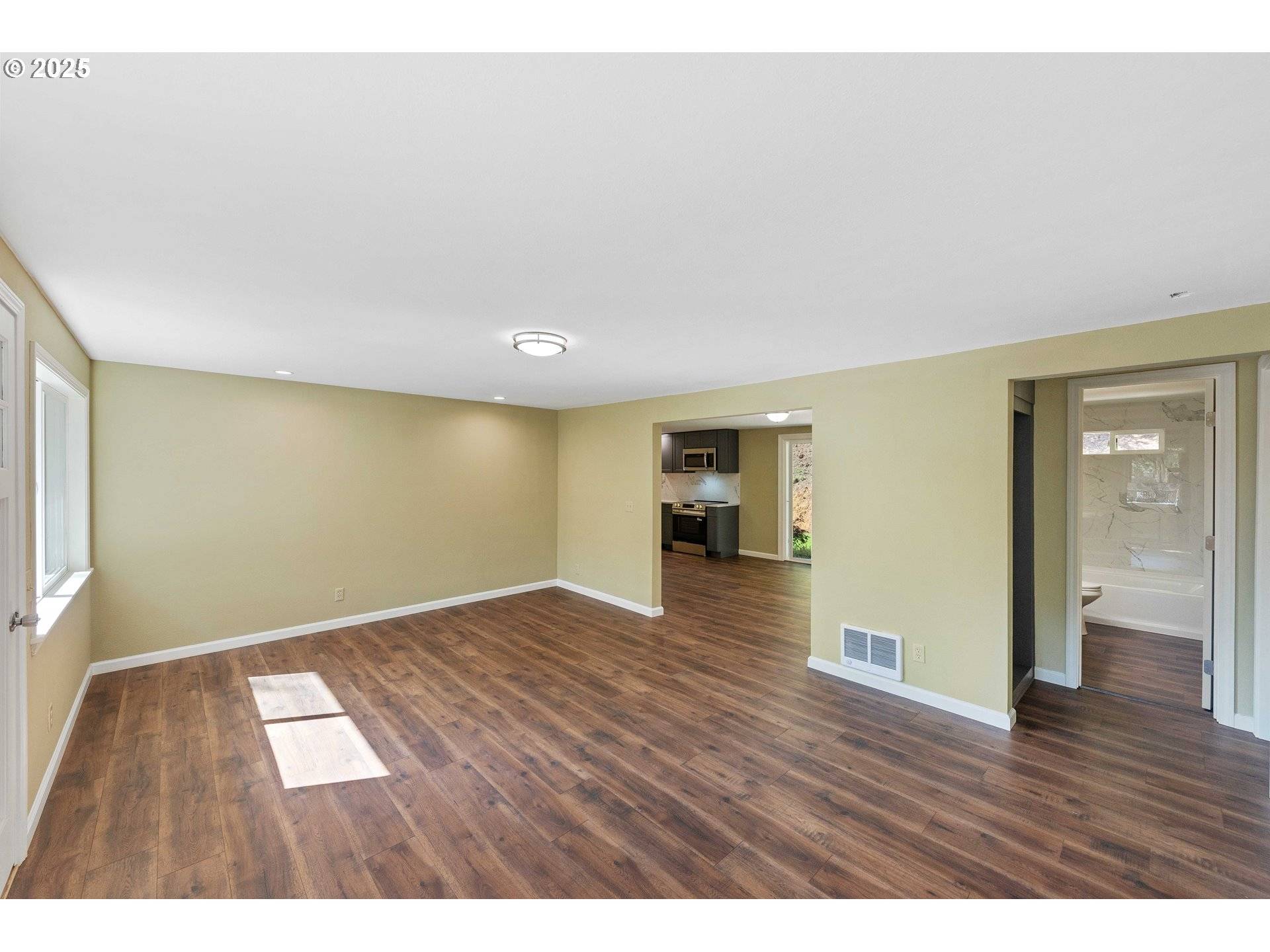 Coos Bay, OR 97420,60422 FOXGLOVE RD