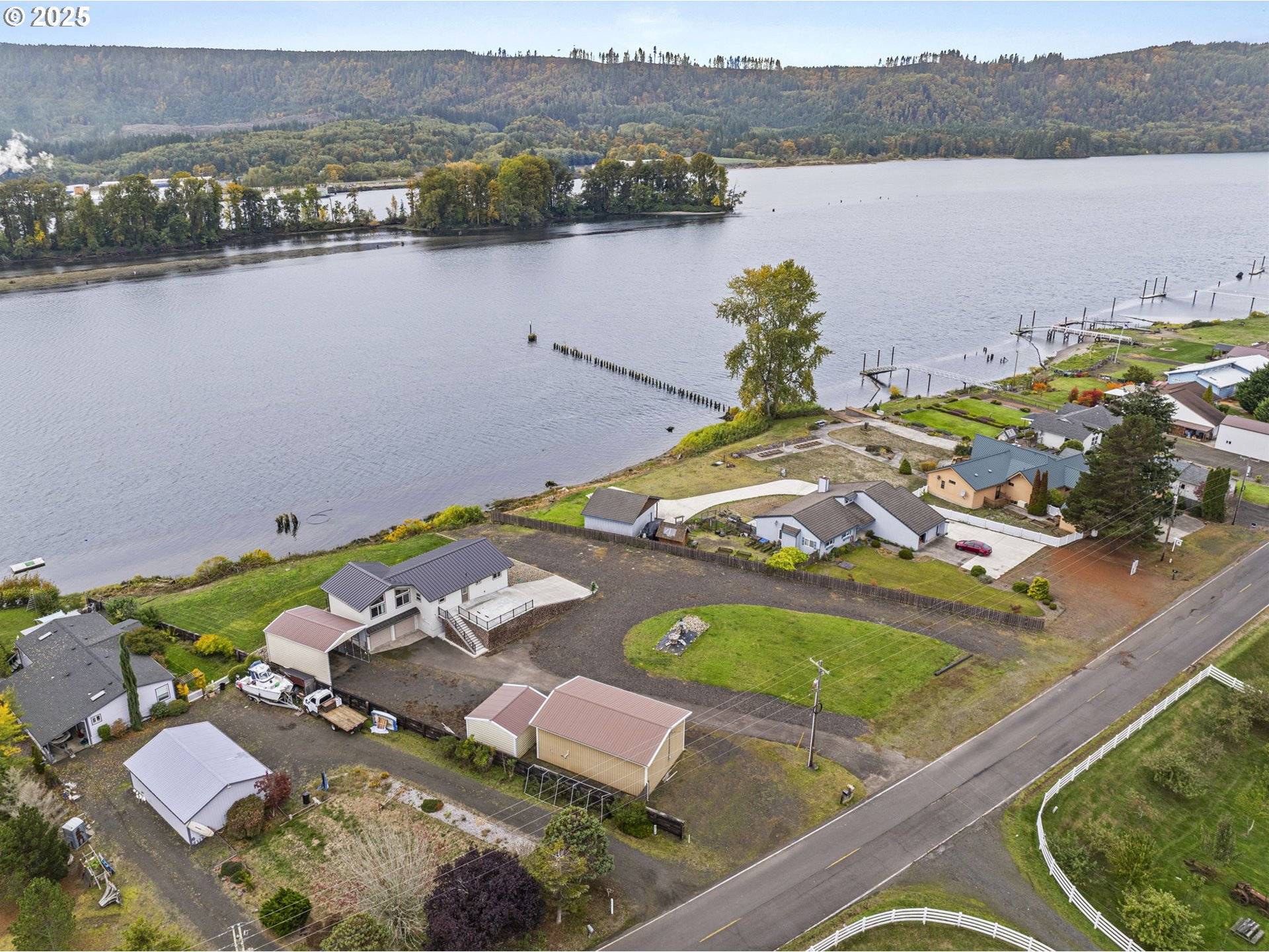 277 W SUNNY SANDS RD, Cathlamet, WA 98612