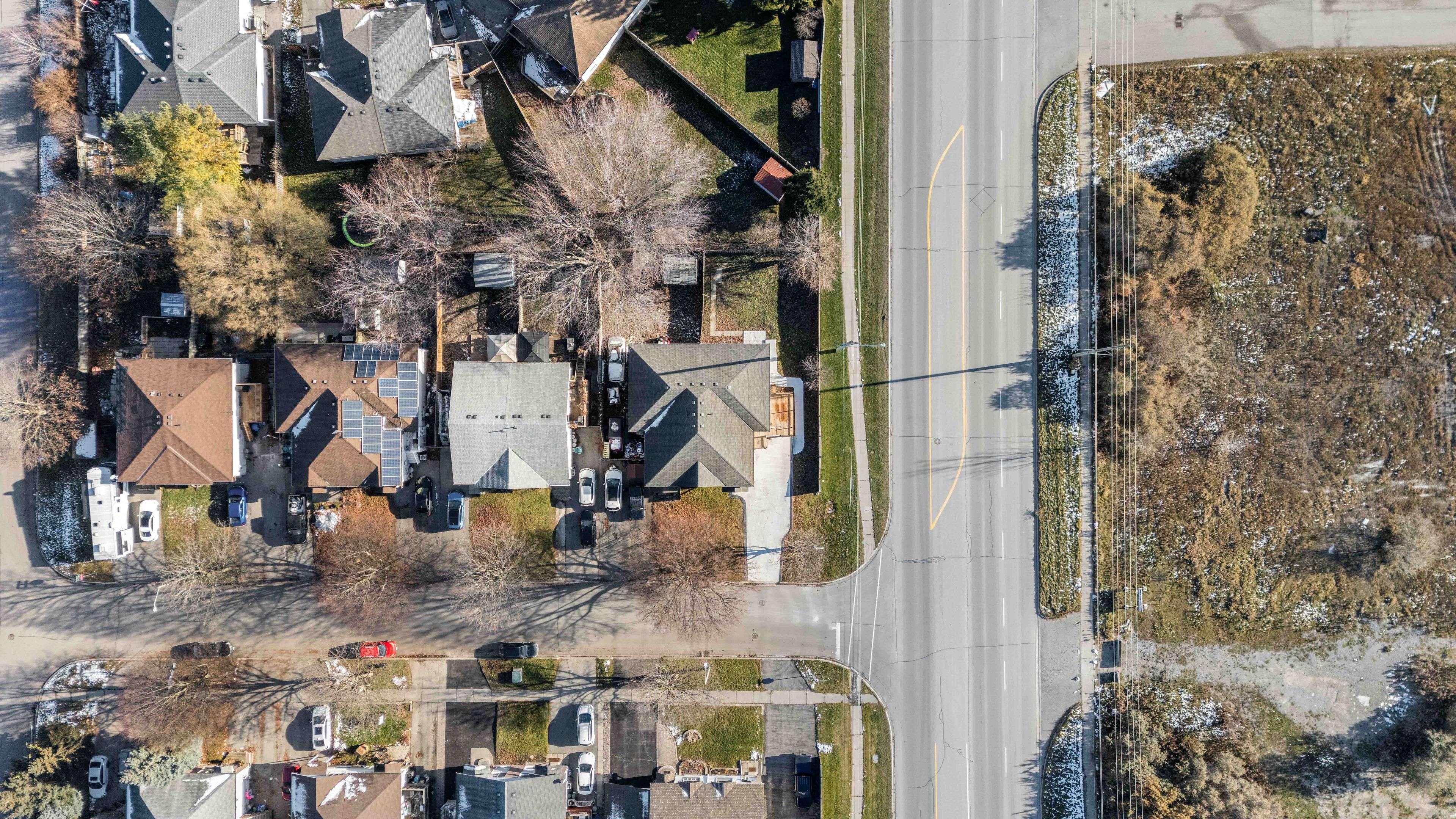 Clarington, ON L1C 4K9,1 LOCKHART Gate