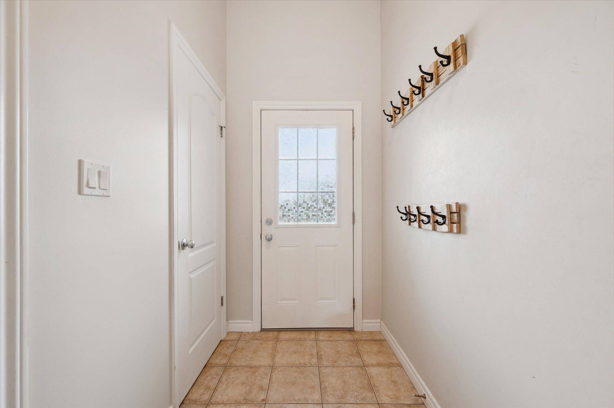 Guelph, ON N1E 0H8,120 Creighton AVE