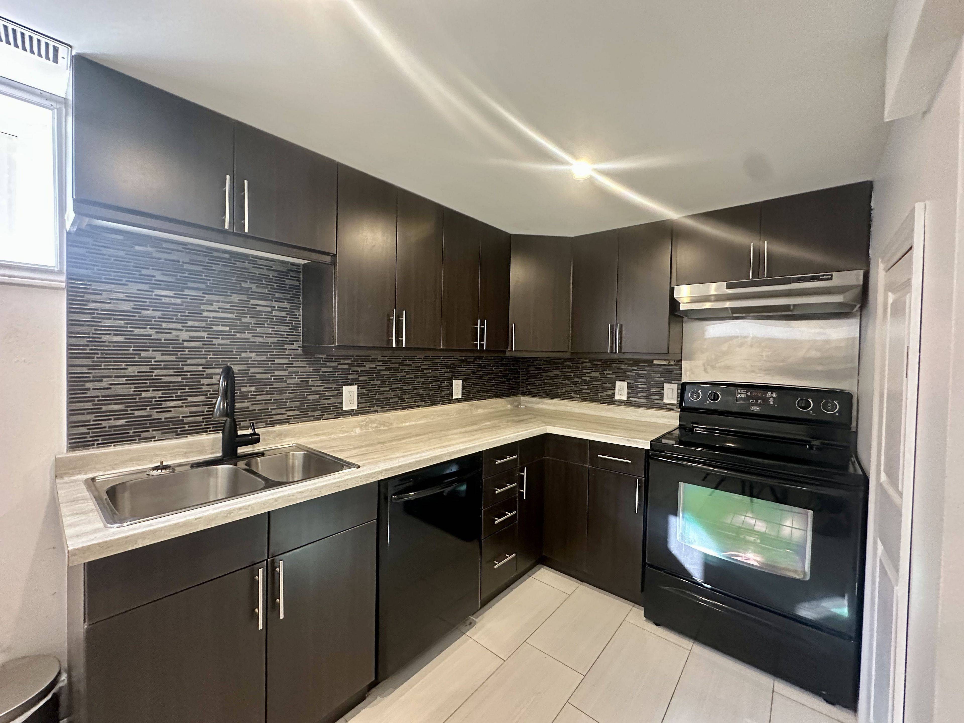 Hamilton, ON L9A 3A1,38 Clarendon AVE #Basement