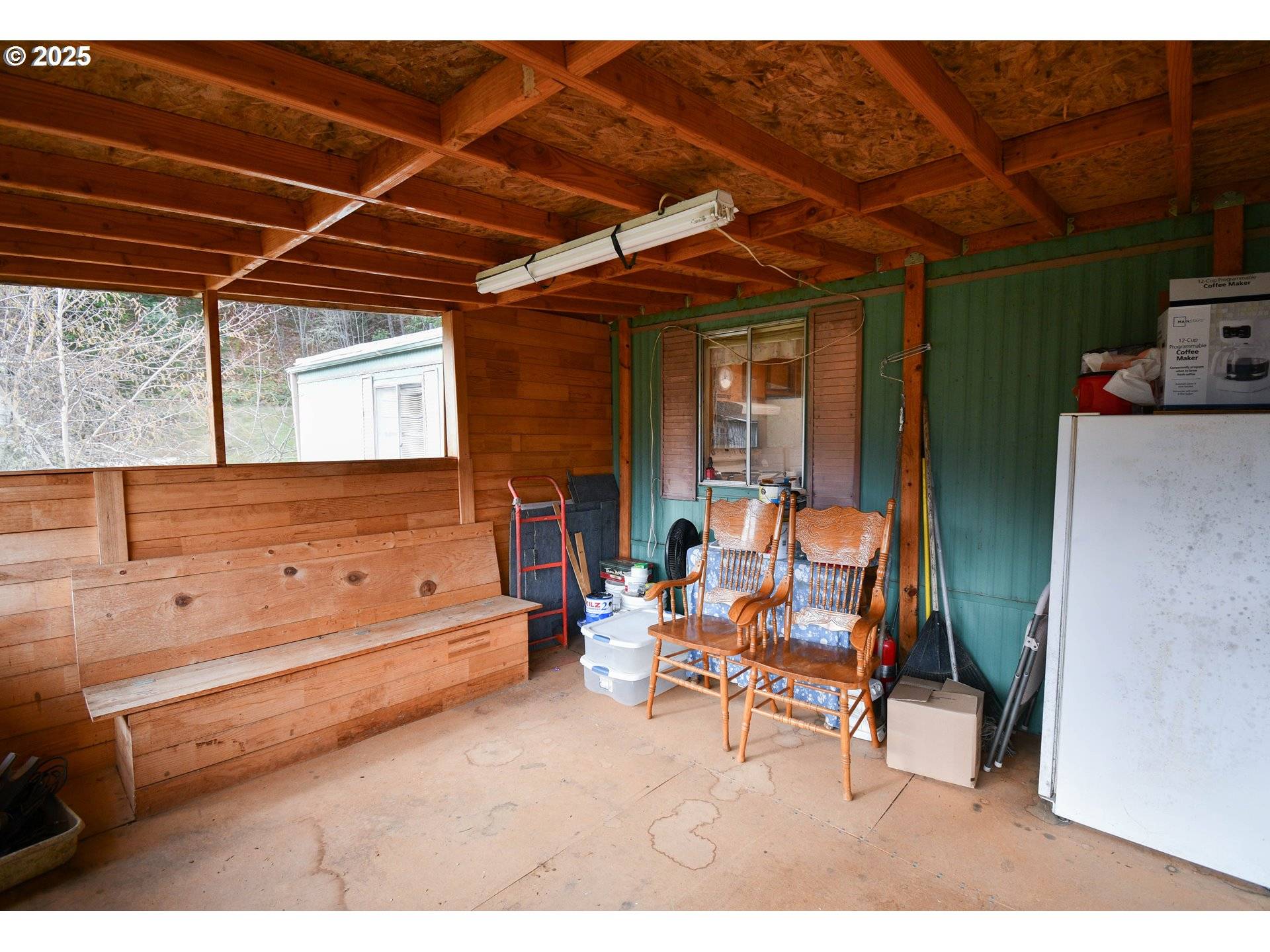 Riddle, OR 97469,214 THOMPSON RD