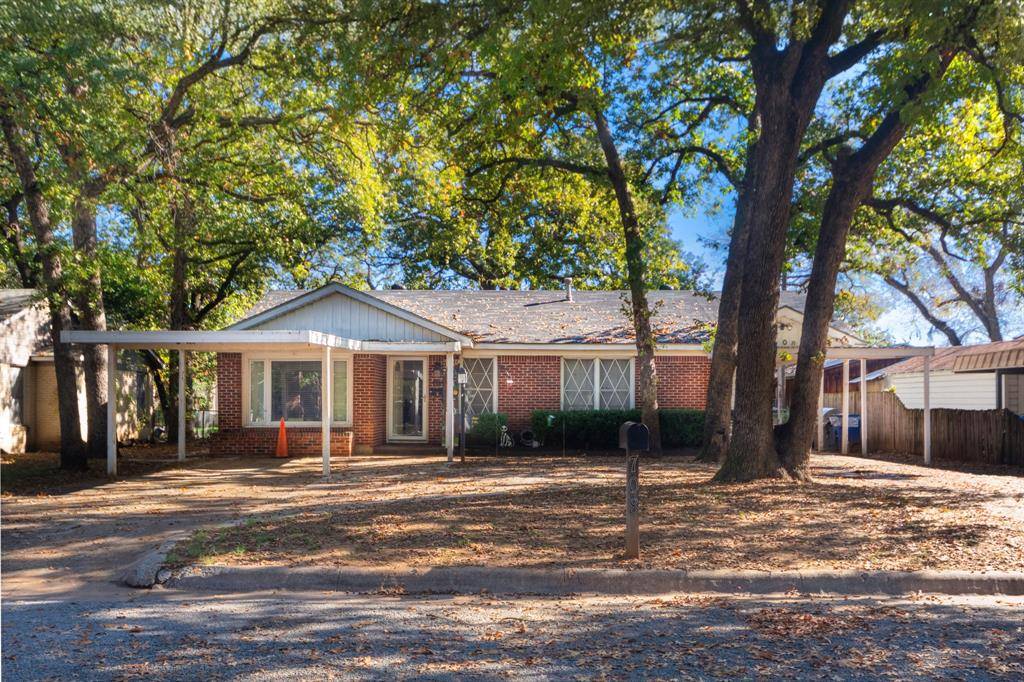 River Oaks, TX 76114,708 Schilder Drive