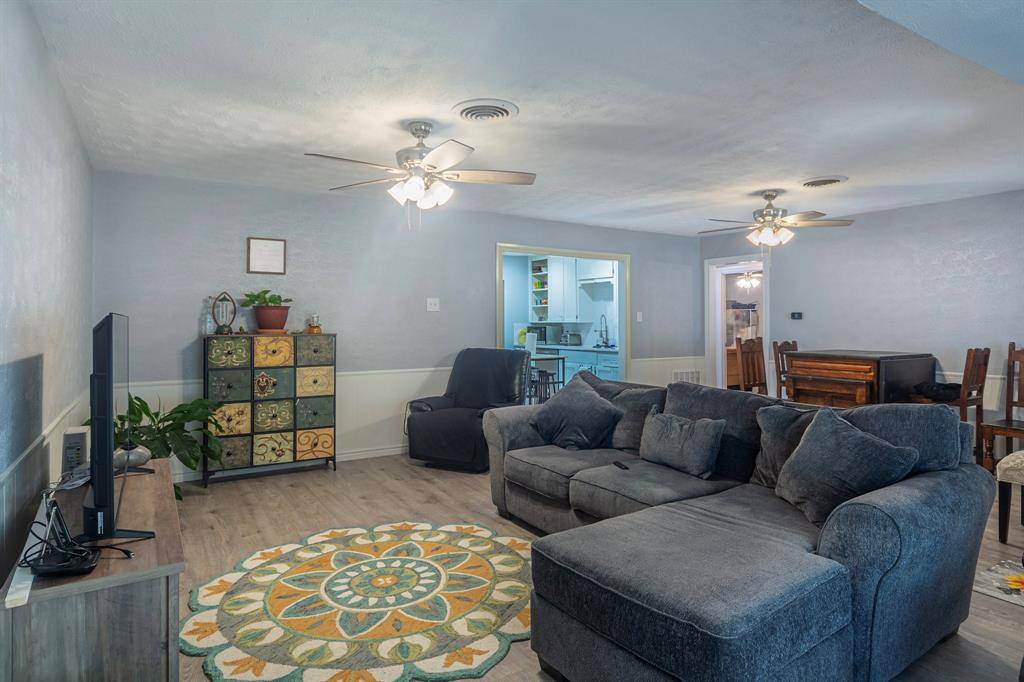 River Oaks, TX 76114,708 Schilder Drive