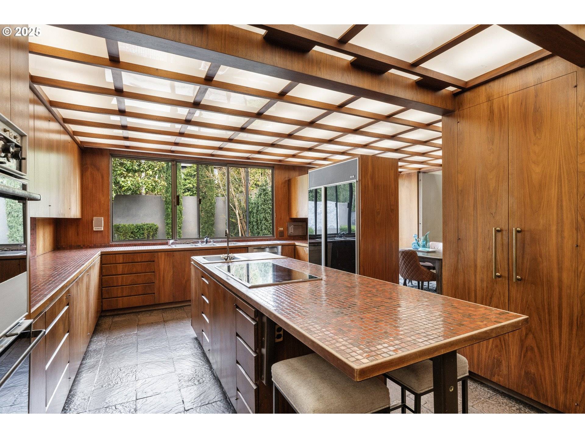 Portland, OR 97221,4414 SW SEMLER WAY