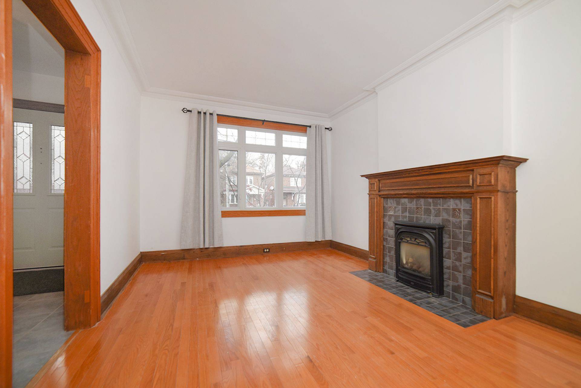 Toronto C04, ON M5M 1M3,27 Cranbrooke AVE