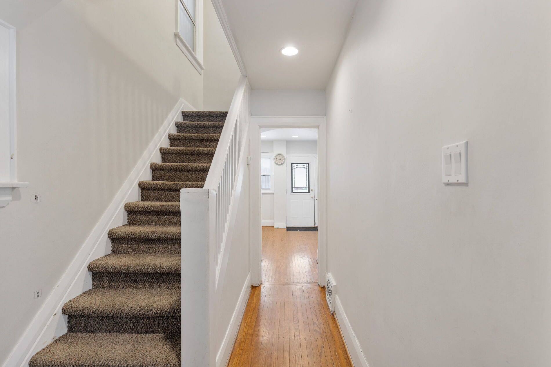 Toronto C02, ON M4V 1B8,511 Davenport RD