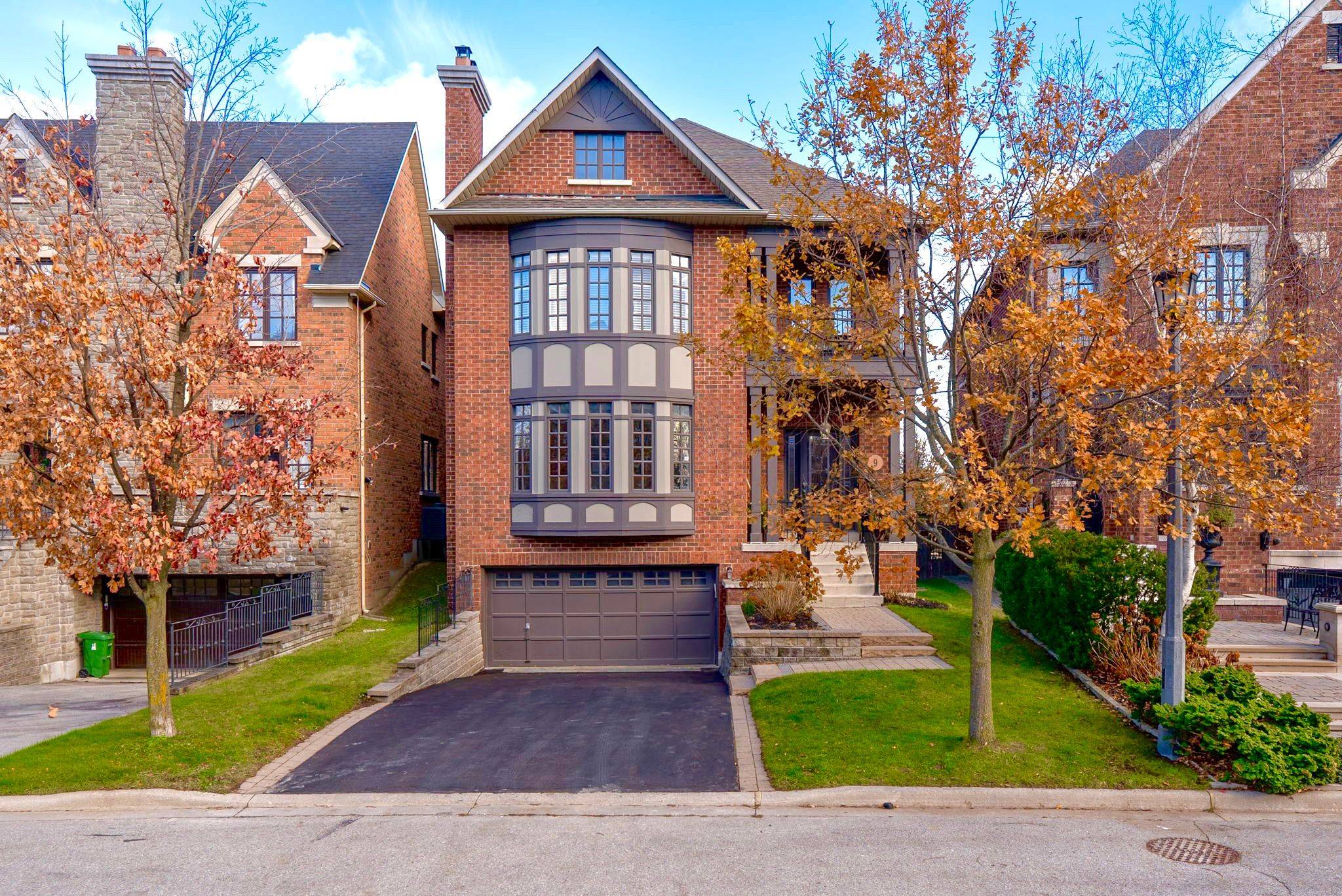 Toronto C11, ON M4W 3X2,9 True Davidson DR