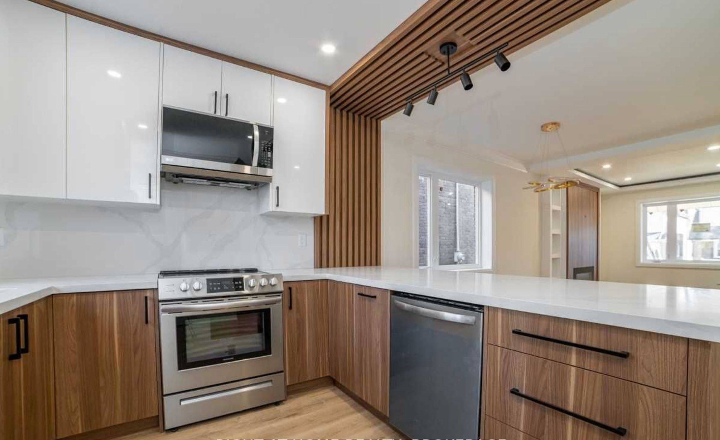 Toronto C04, ON M5M 3C5,34 Unsworth (Upper) AVE