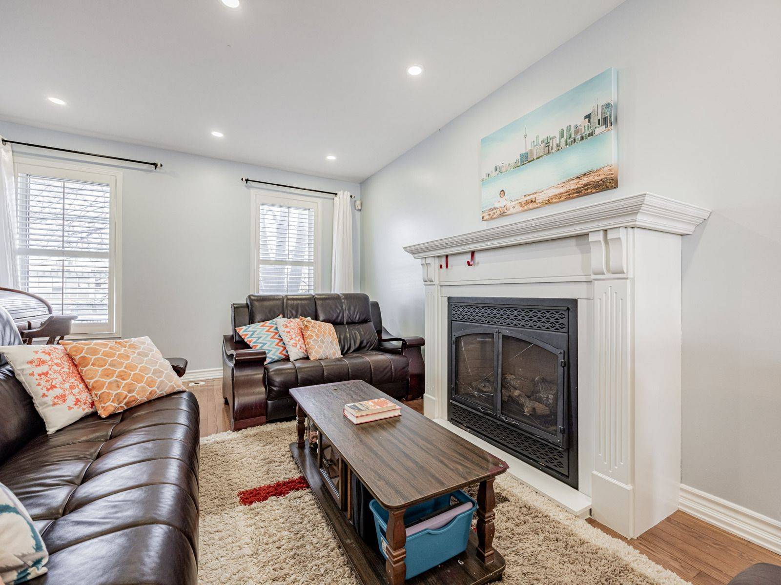 Toronto C11, ON M4H 1R4,15D Overlea BLVD