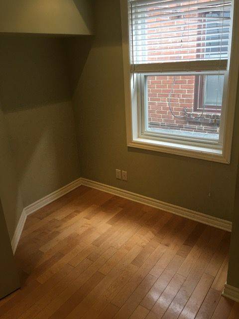 Toronto C04, ON M6C 2E3,1174 Eglinton AVE W #3