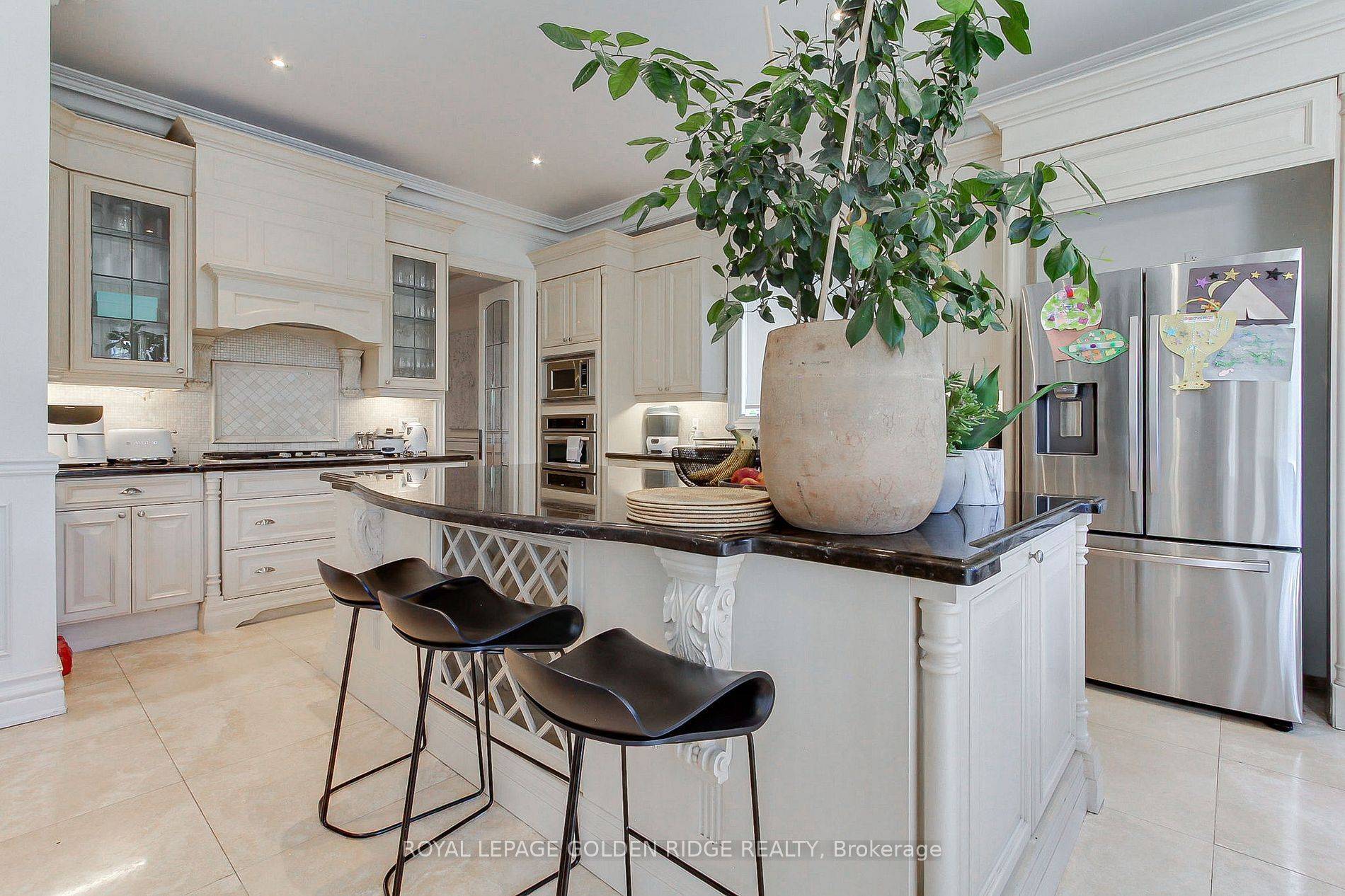 Toronto C04, ON M5M 2M9,99 Bannockburn AVE