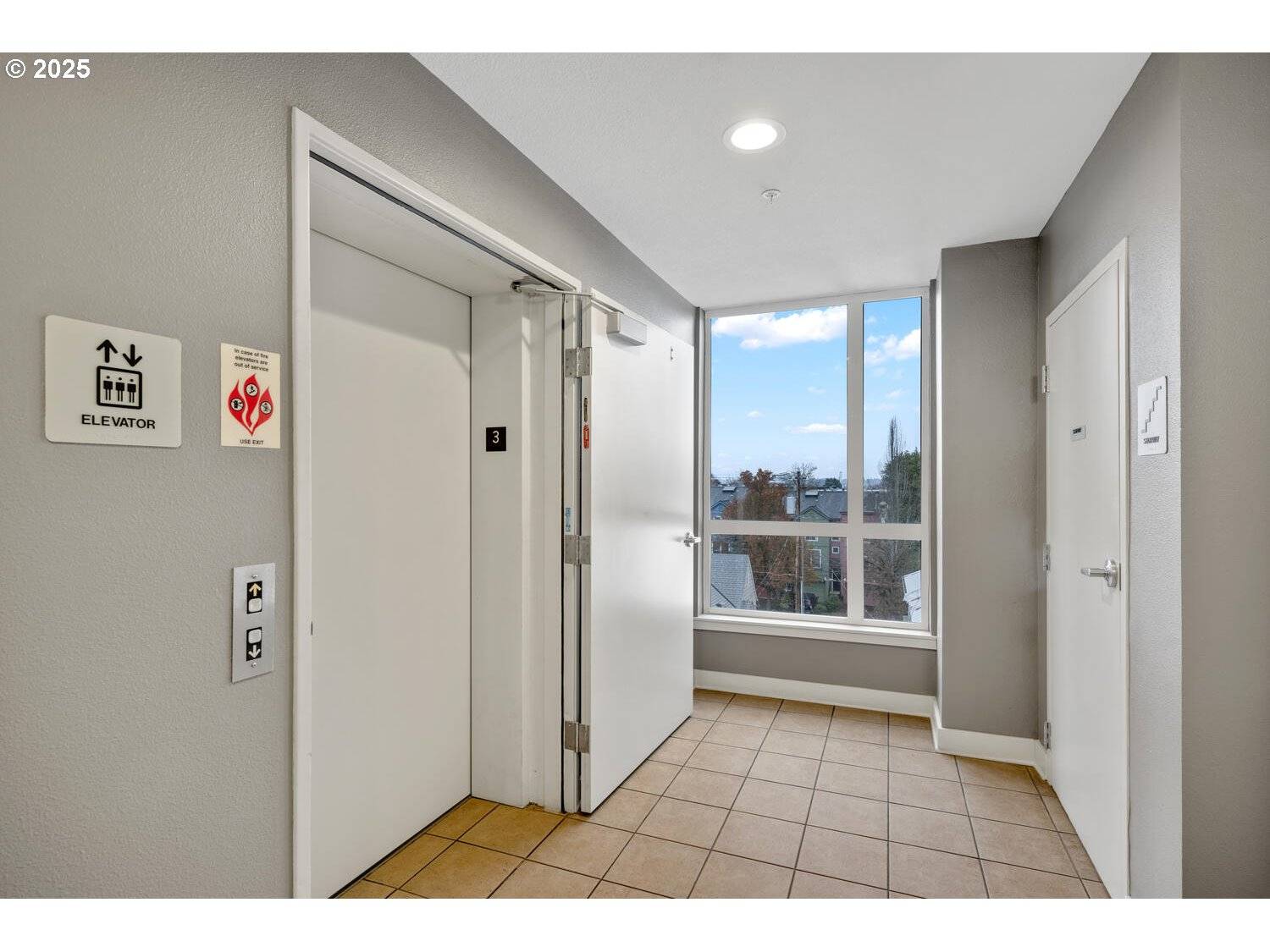 Portland, OR 97210,2327 NW NORTHRUP ST #12