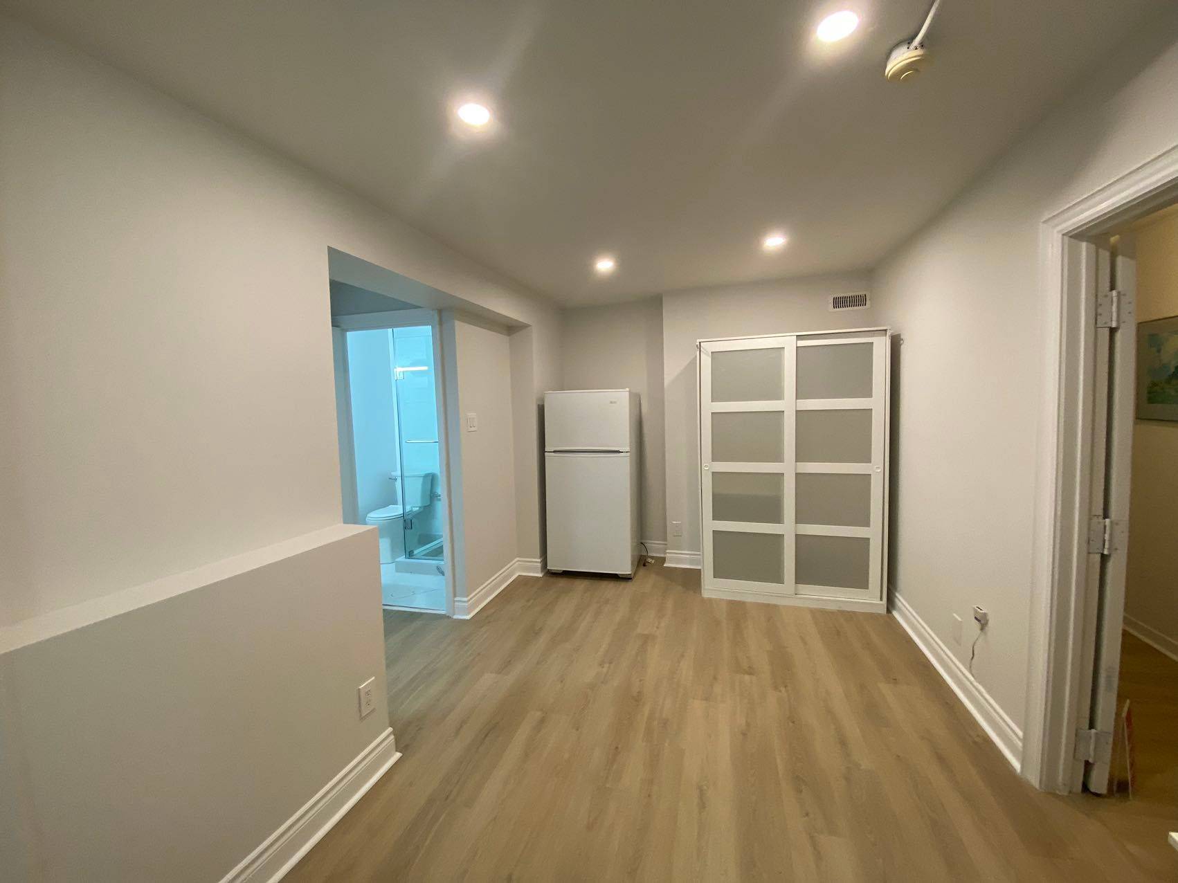 Toronto C01, ON M5T 2G3,353 Spadina AVE ##5