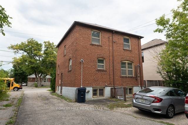 Toronto C07, ON M2N 1N4,273 Sheppard AVE W