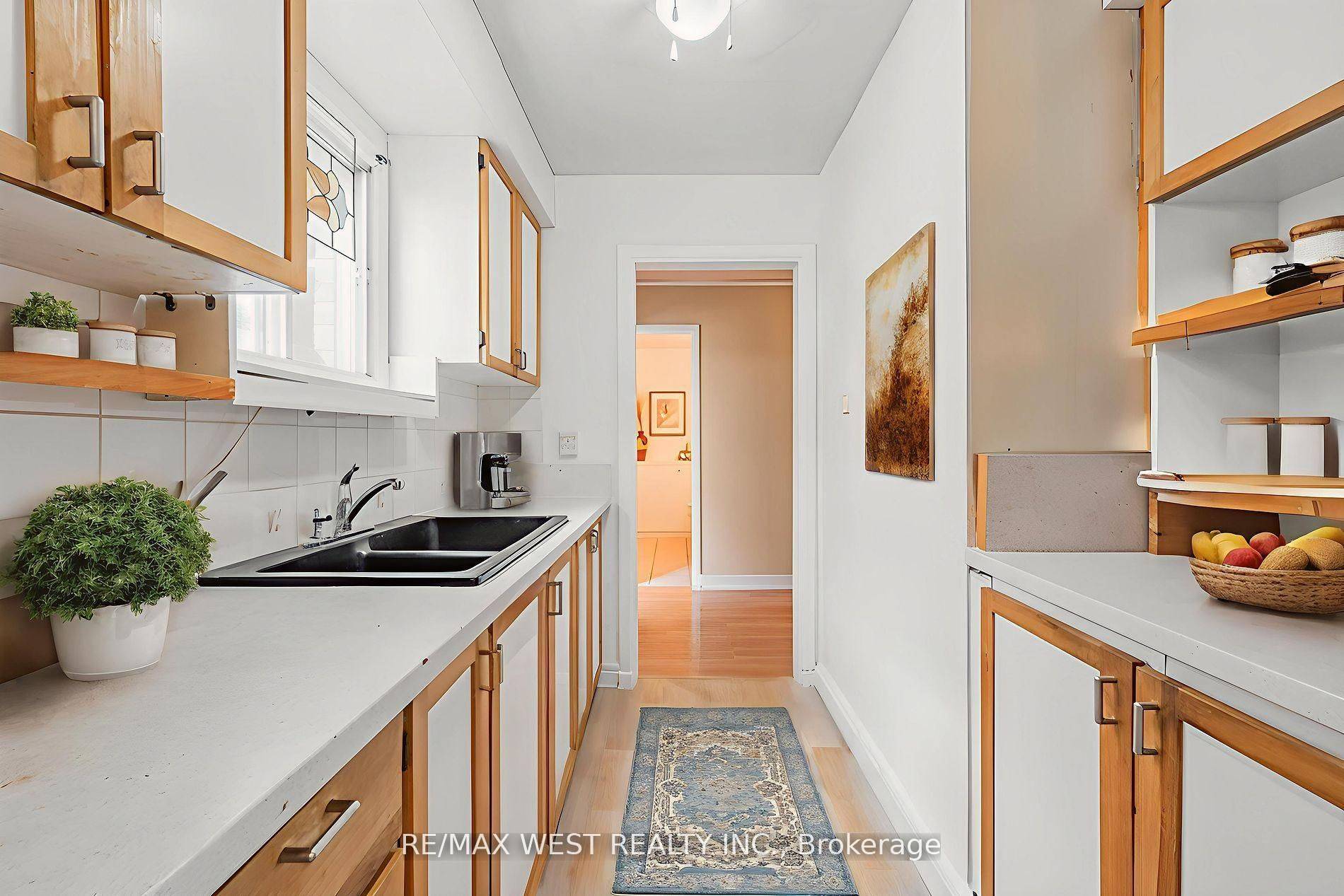 Toronto E11, ON M1B 1Z8,2 Dailing Gate #15