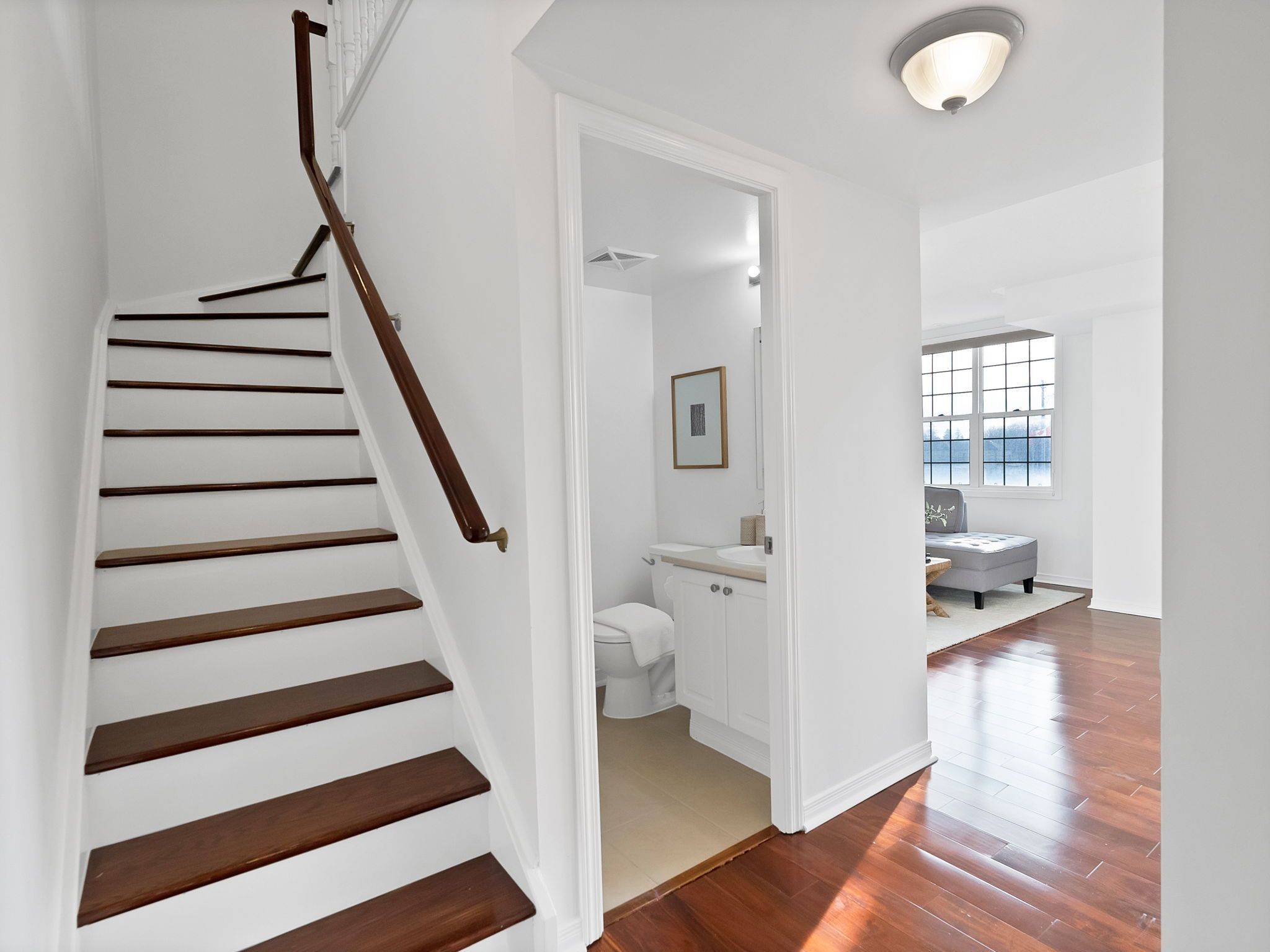 Toronto E04, ON M1L 0E5,25 Strangford LN #310