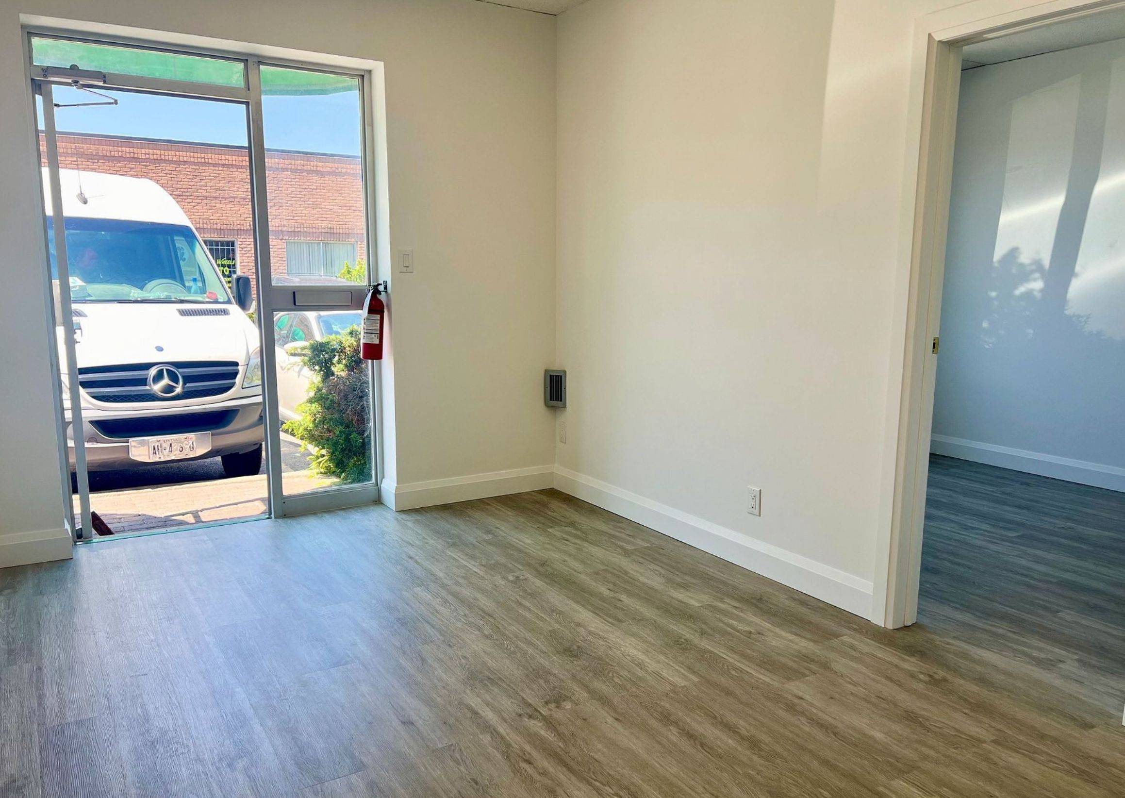 Toronto E07, ON M1V 4V9,50 Silver Star BLVD #215