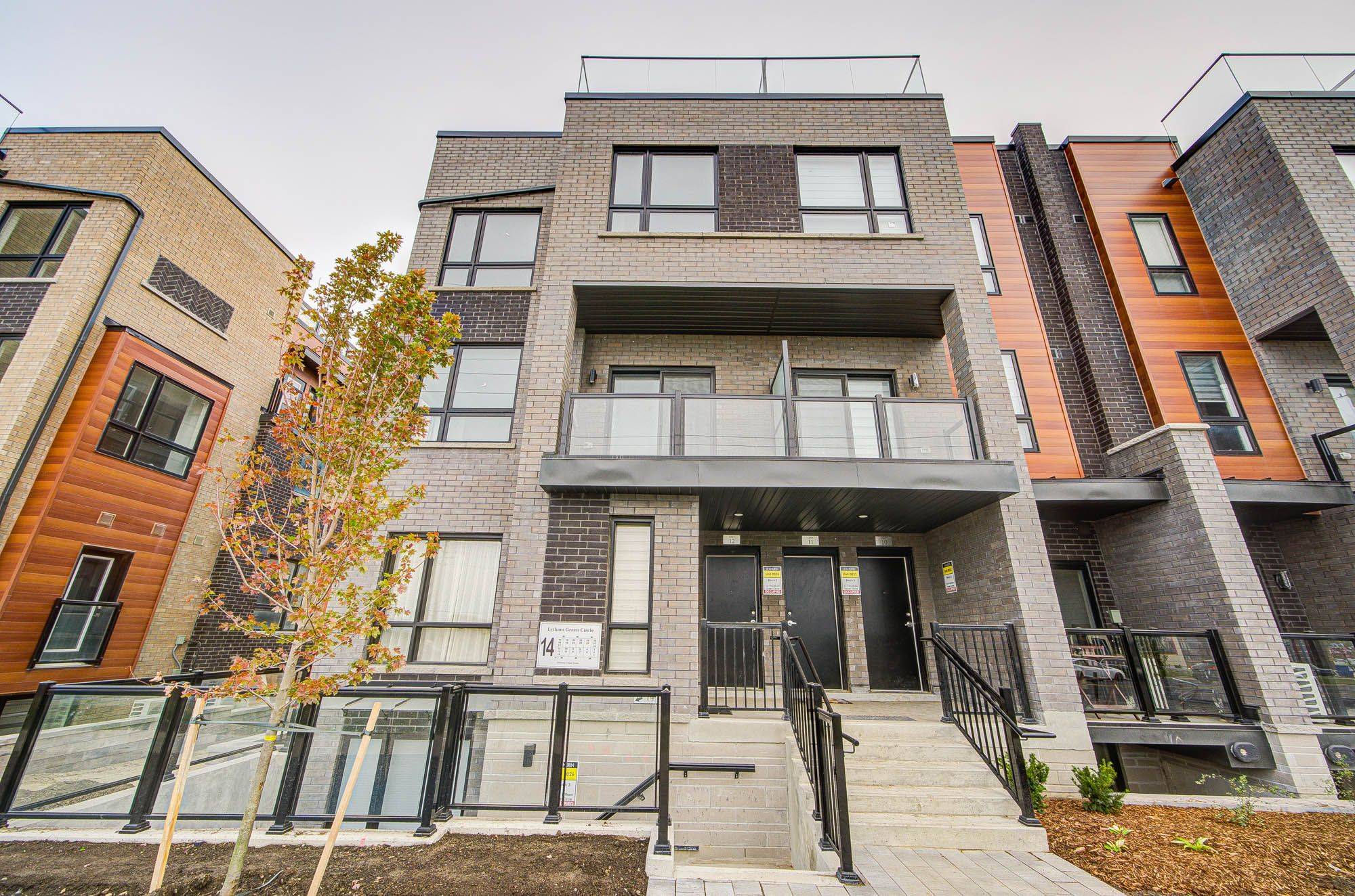 Newmarket, ON L3Y 0H3,14 Lytham Green CIR #12