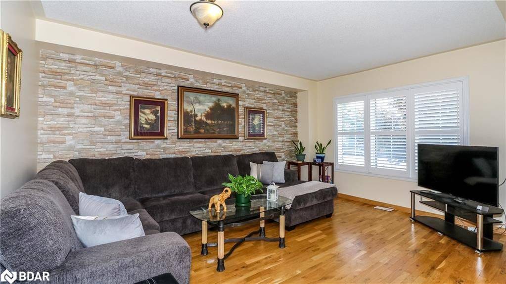 Essa, ON L0M 1B2,14 Gold Park Gate