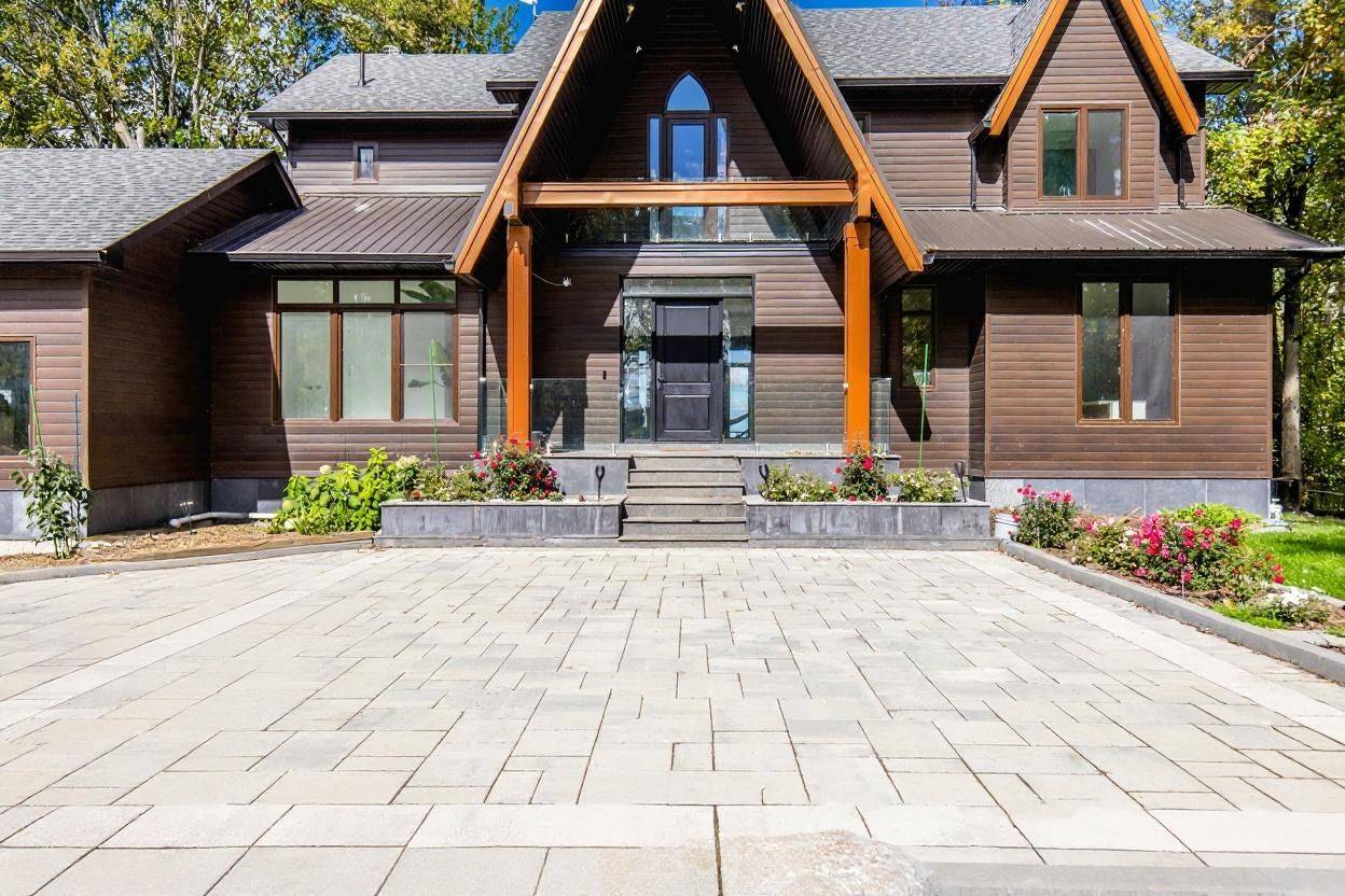 Georgina, ON L0E 1N0,178 Moores Beach RD