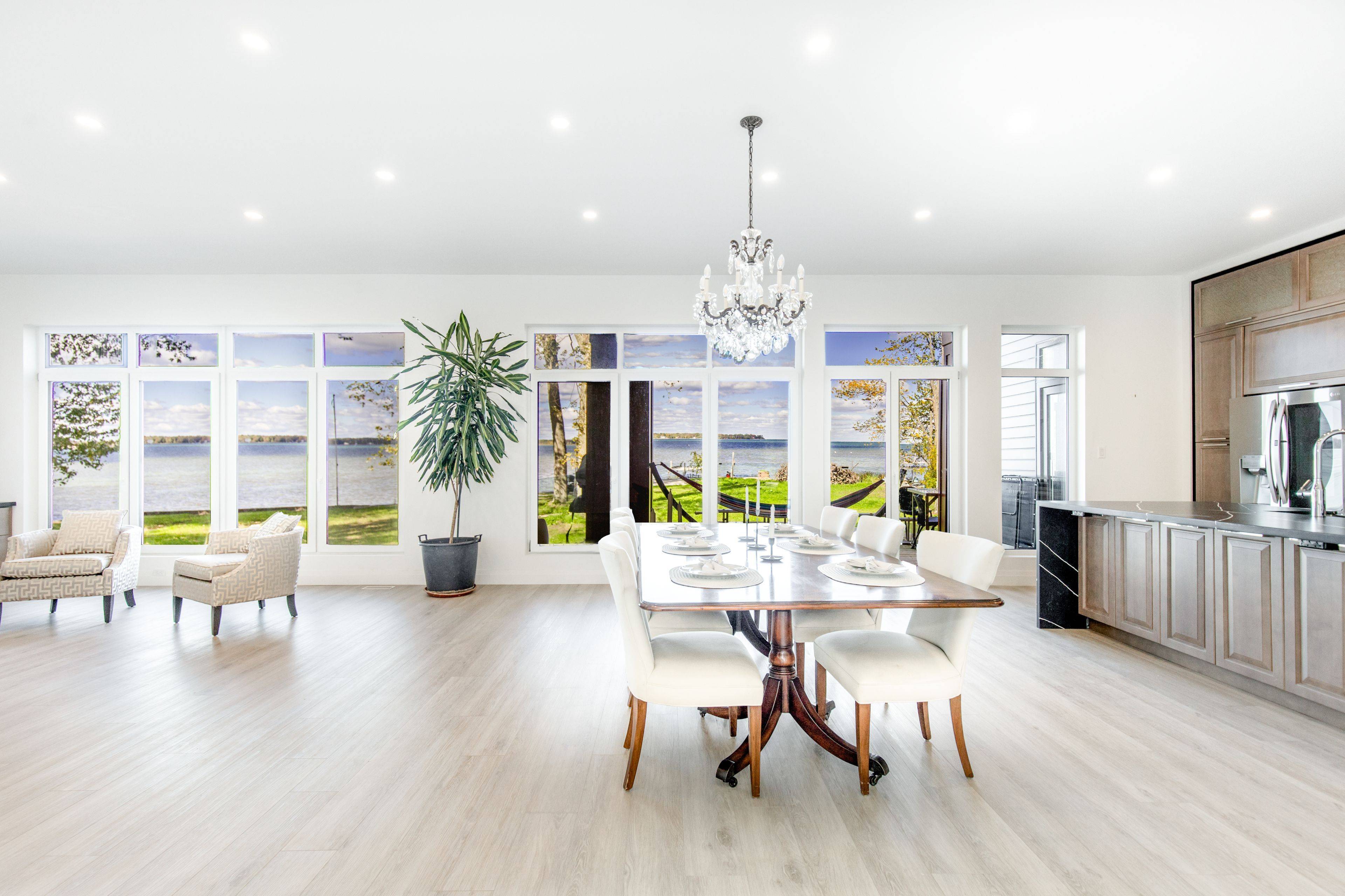 Georgina, ON L0E 1N0,178 Moores Beach RD