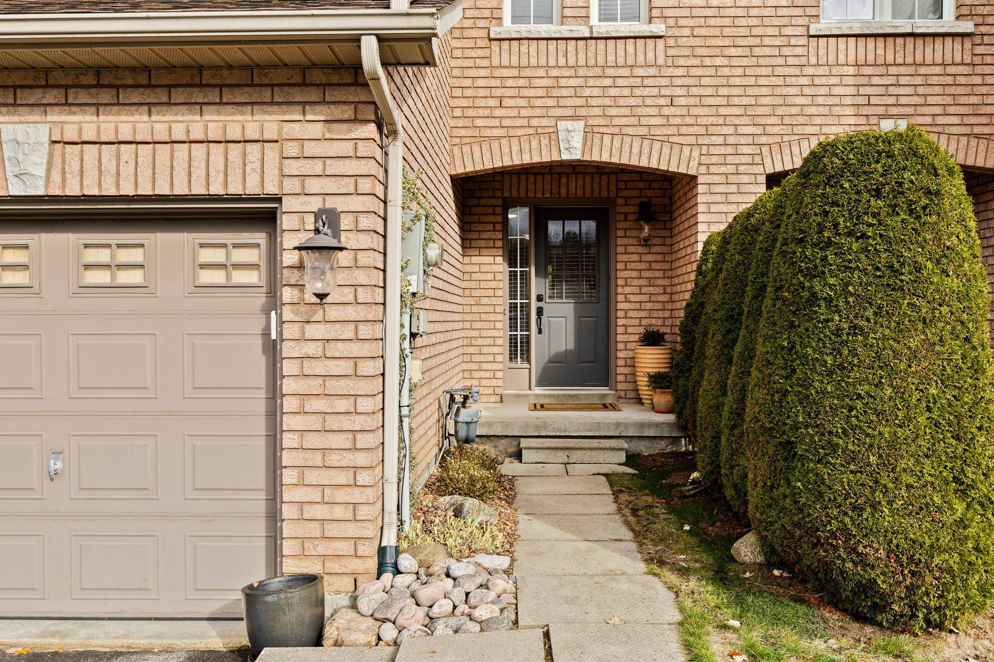 Barrie, ON L4N 9Y6,359 FERNDALE DR S