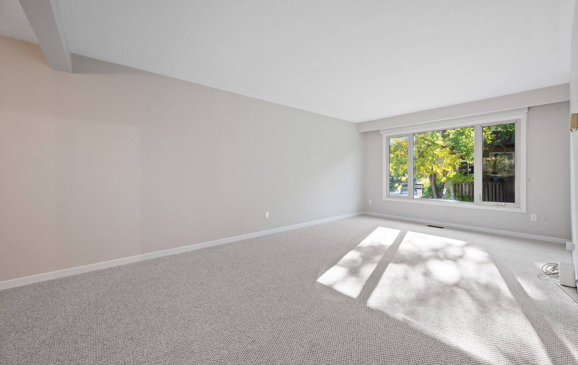 Toronto W08, ON M9C 4Y2,18 Silver Shadow PATH