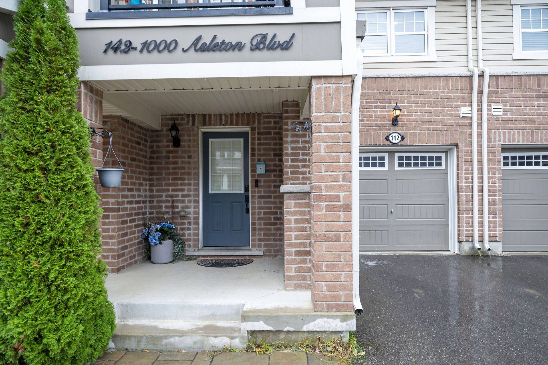 Milton, ON L9T 9L2,1000 Asleton BLVD #142