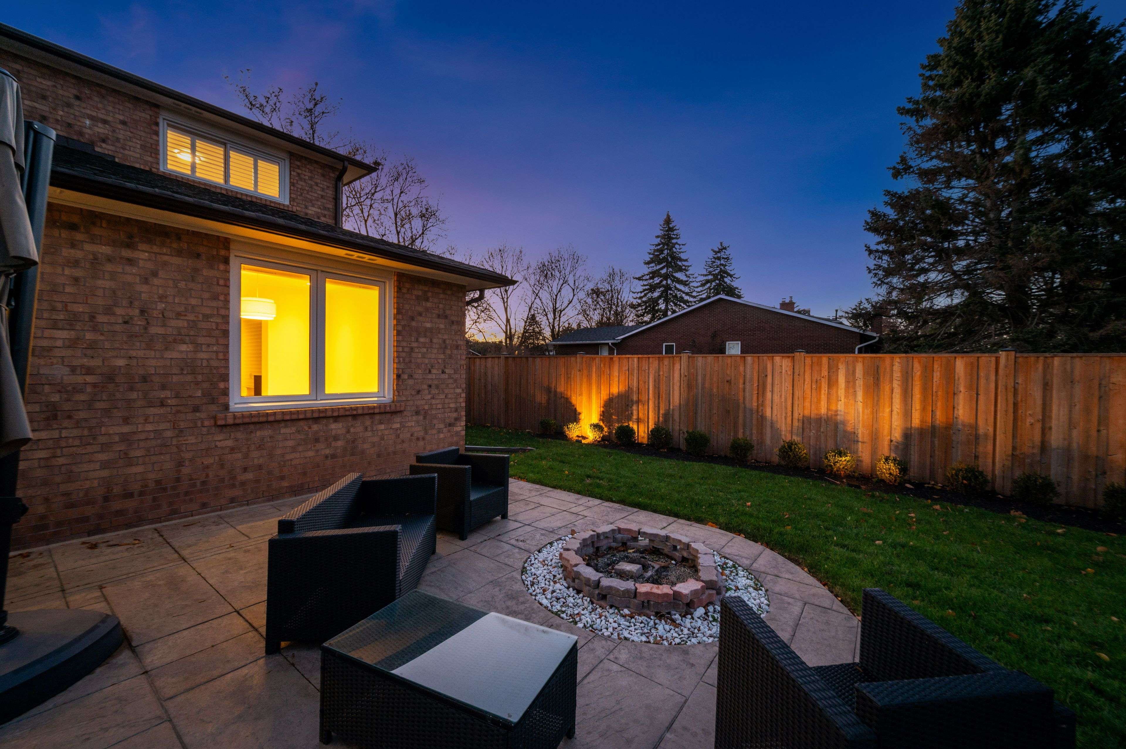 Mississauga, ON L5K 2H6,1726 Sherwood Forrest CIR