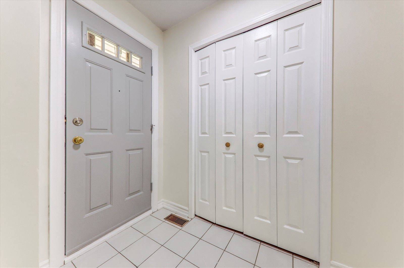 Mississauga, ON L5B 3M2,475 Wallenberg CRES