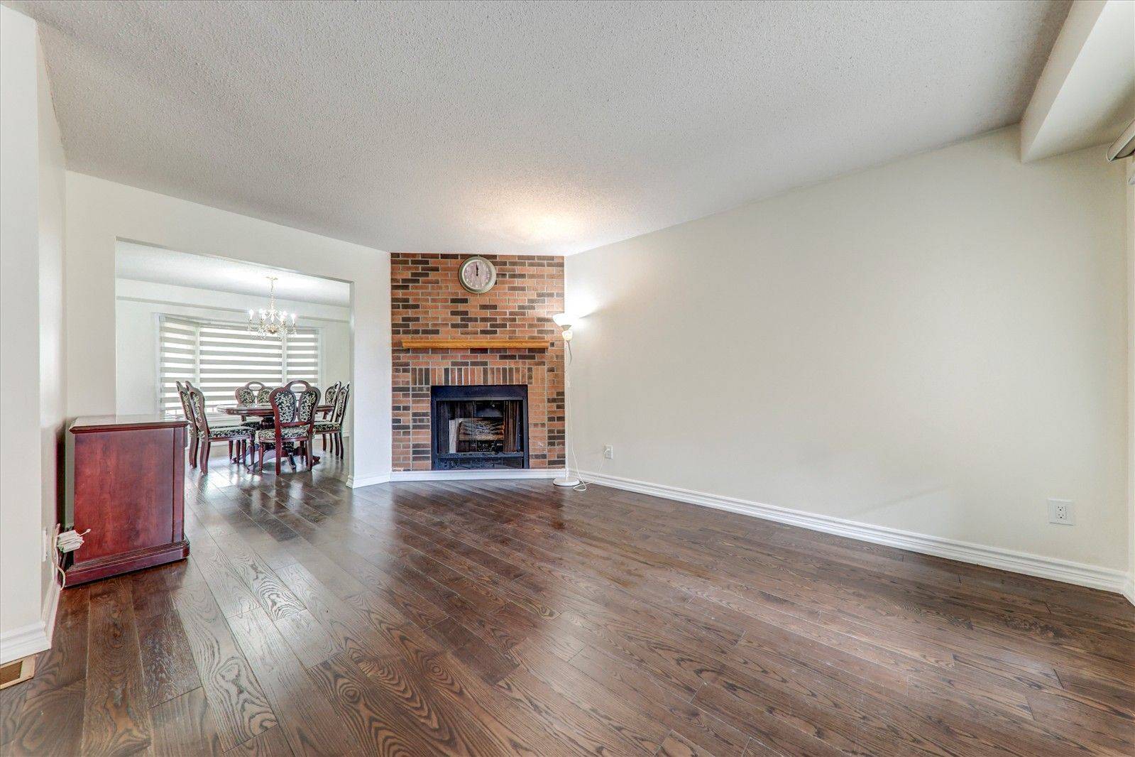 Mississauga, ON L5B 3M2,475 Wallenberg CRES