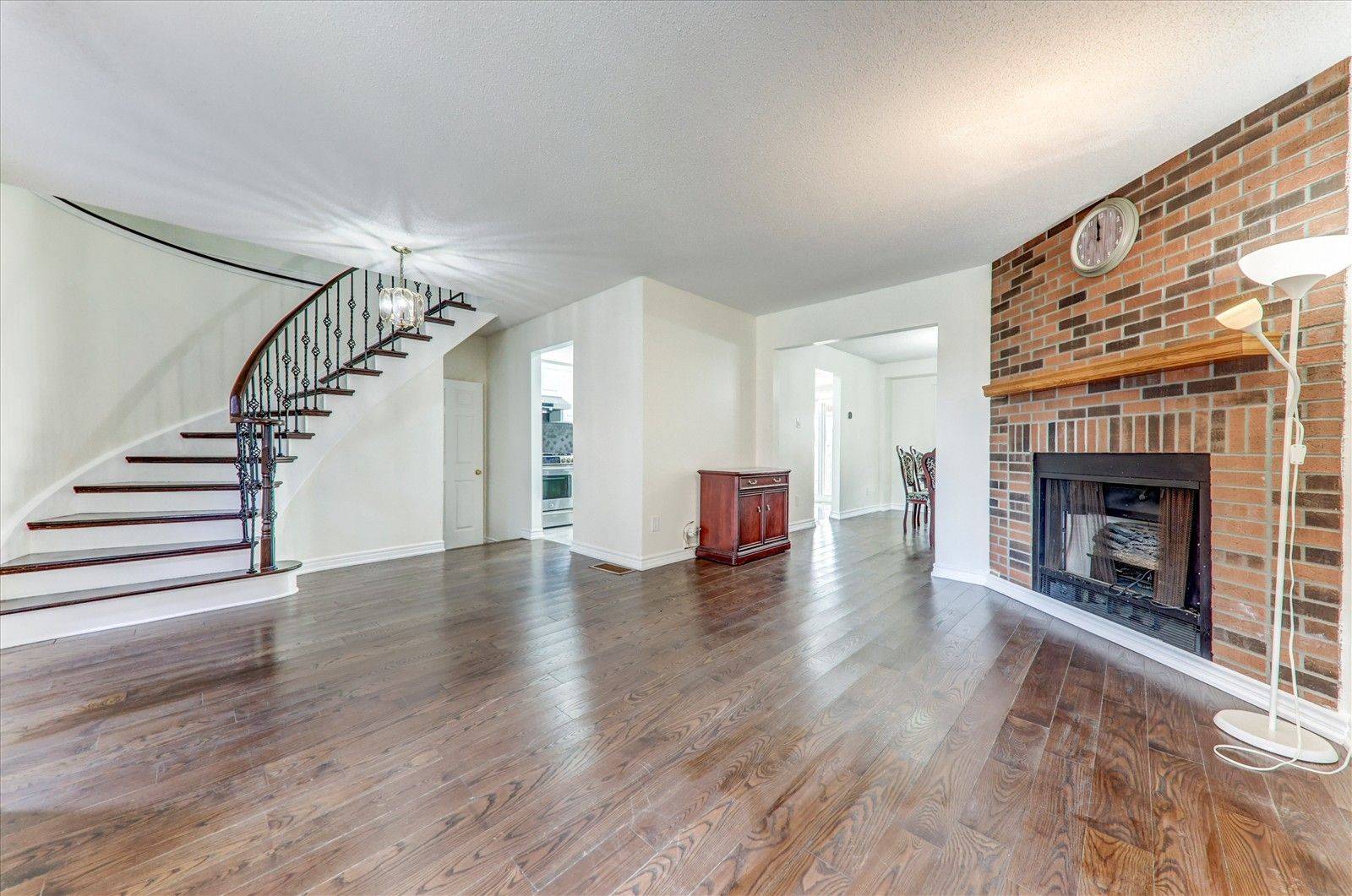 Mississauga, ON L5B 3M2,475 Wallenberg CRES