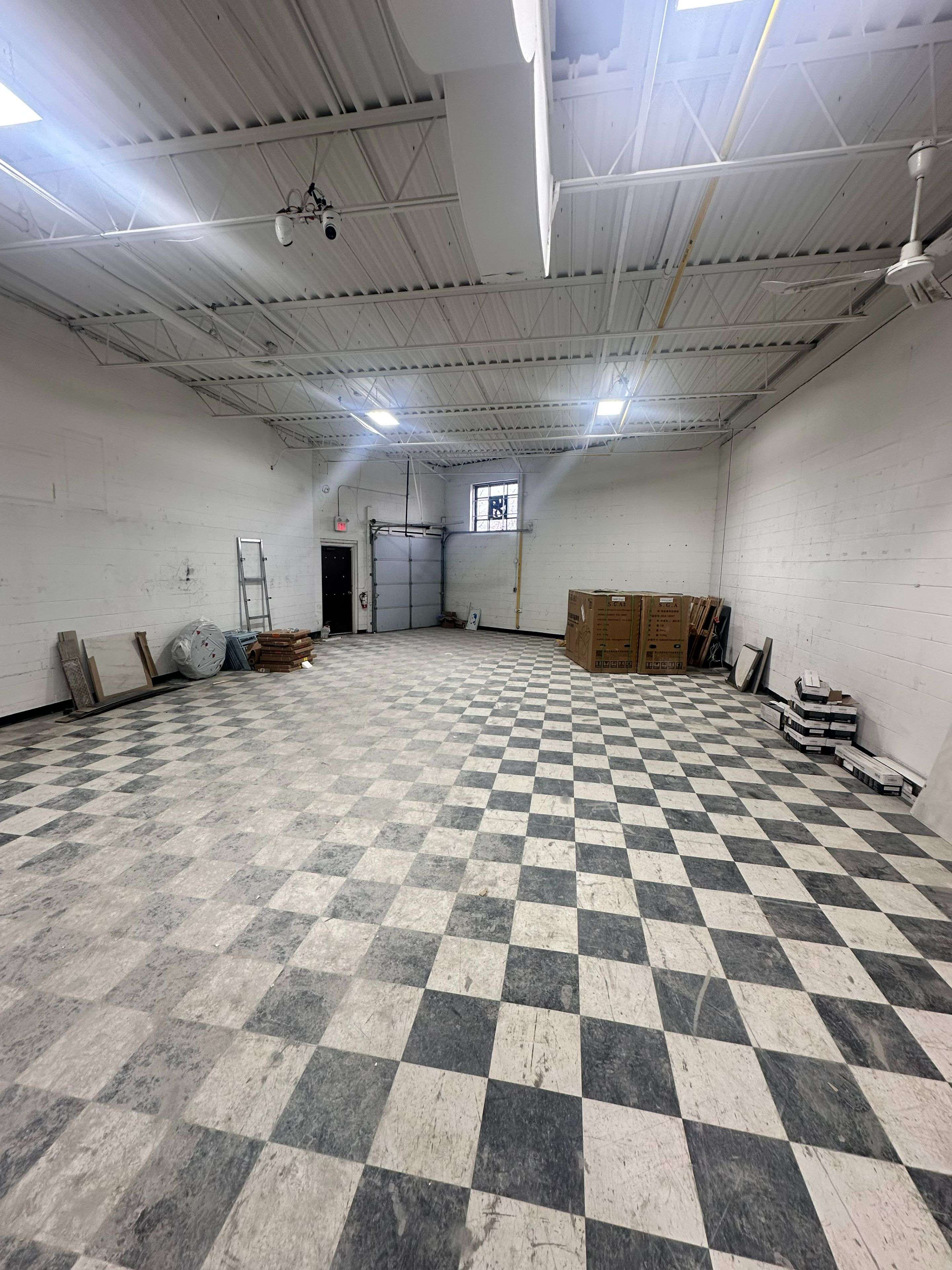 Mississauga, ON L4W 2S7,1200 Aerowood DR #12A