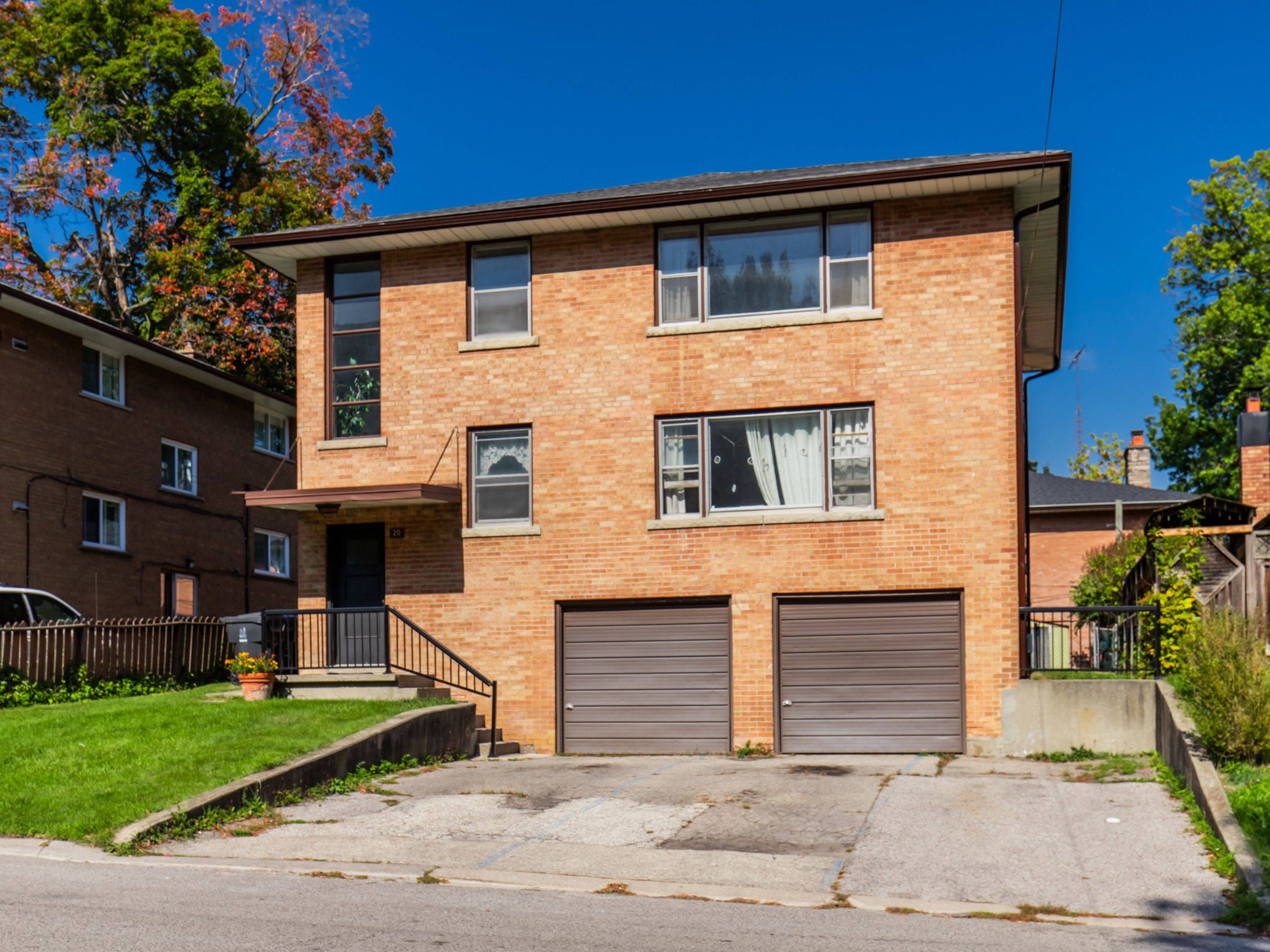 Toronto W06, ON M8W 1G7,20 Park BLVD ##2