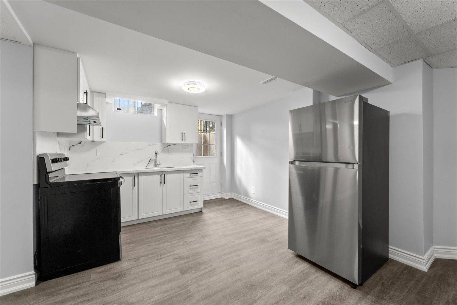 Mississauga, ON L5V 1S5,1409 Grist Mill CT #Lower