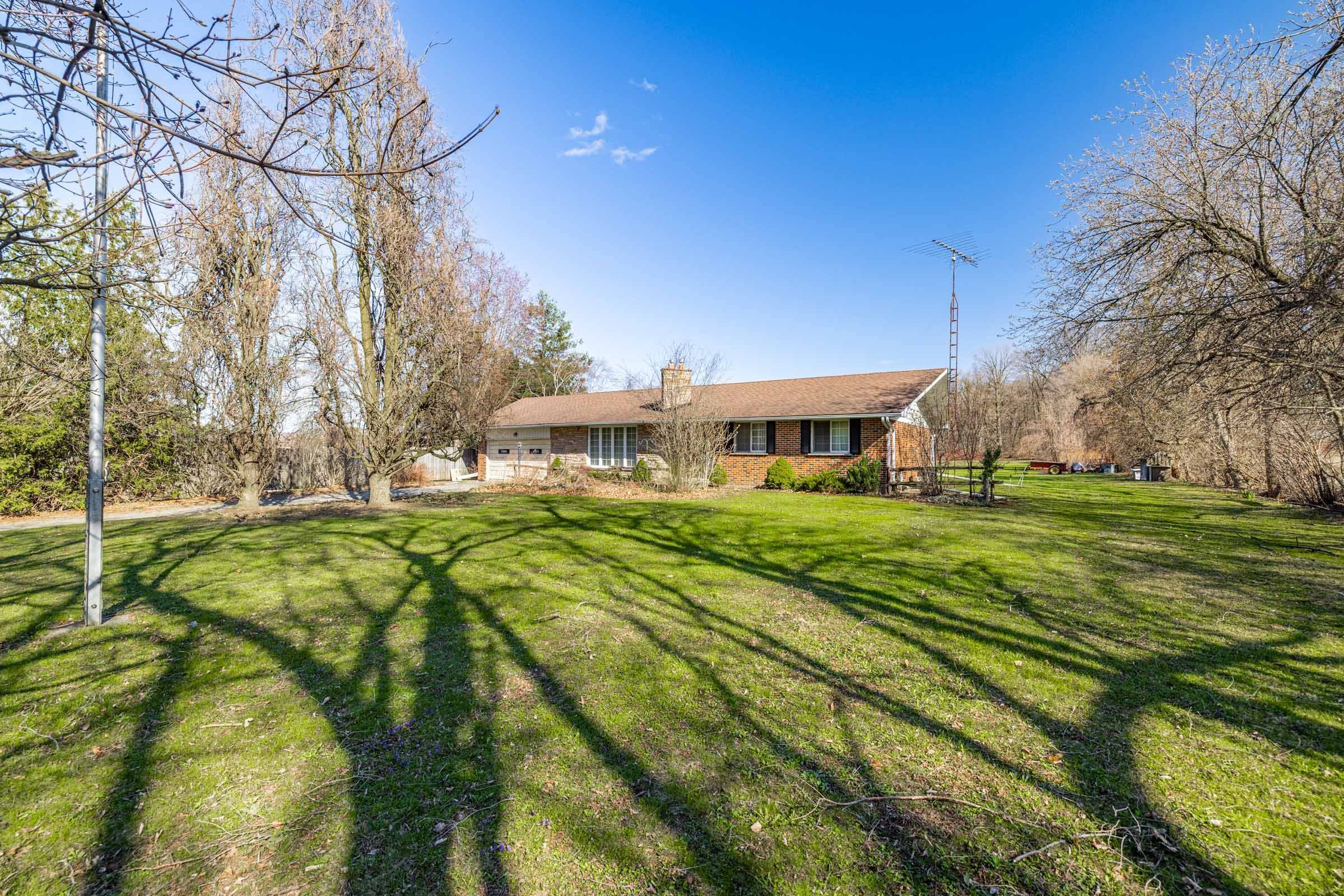 Brampton, ON L6Y 0E8,2739 Embleton RD