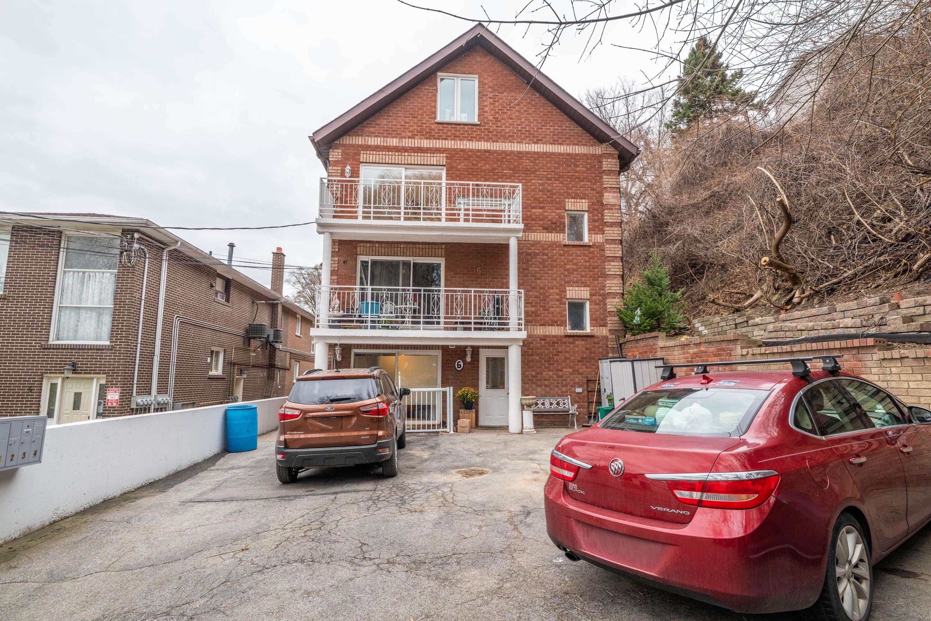 Toronto W03, ON M6N 2C5,6 Garrow AVE #3