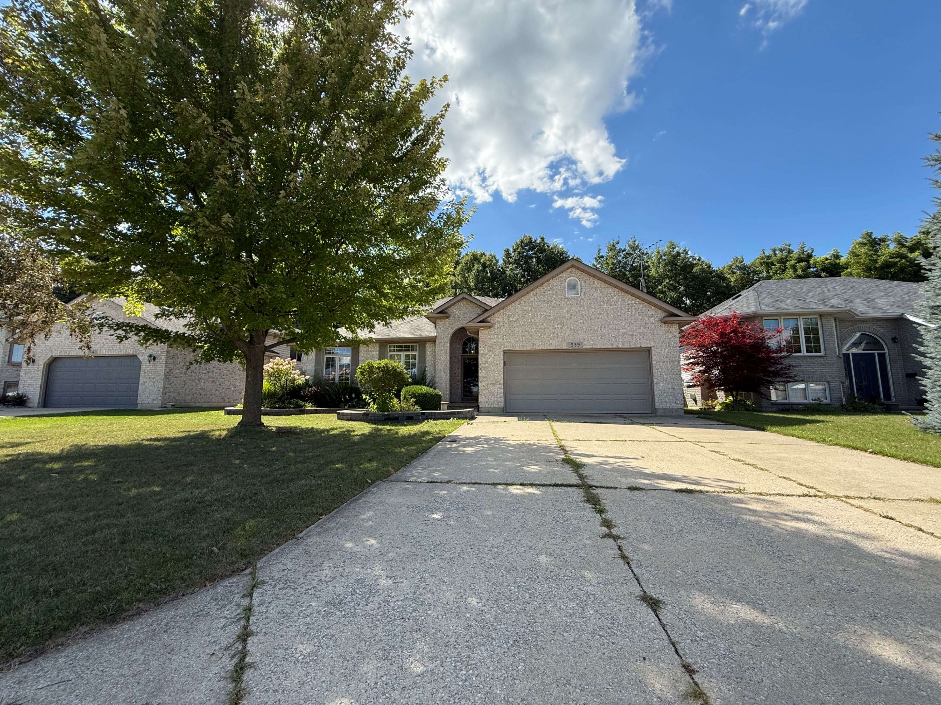 Petrolia, ON N0N 1R0,539 Country View DR