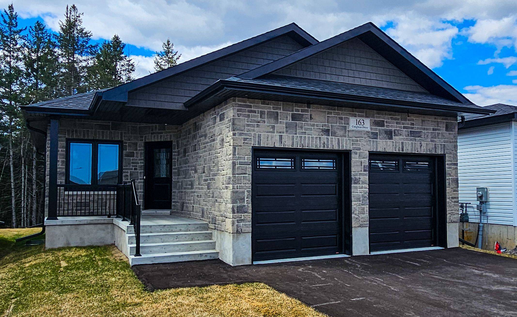 Loyalist, ON K0H 2H0,171 Creighton DR