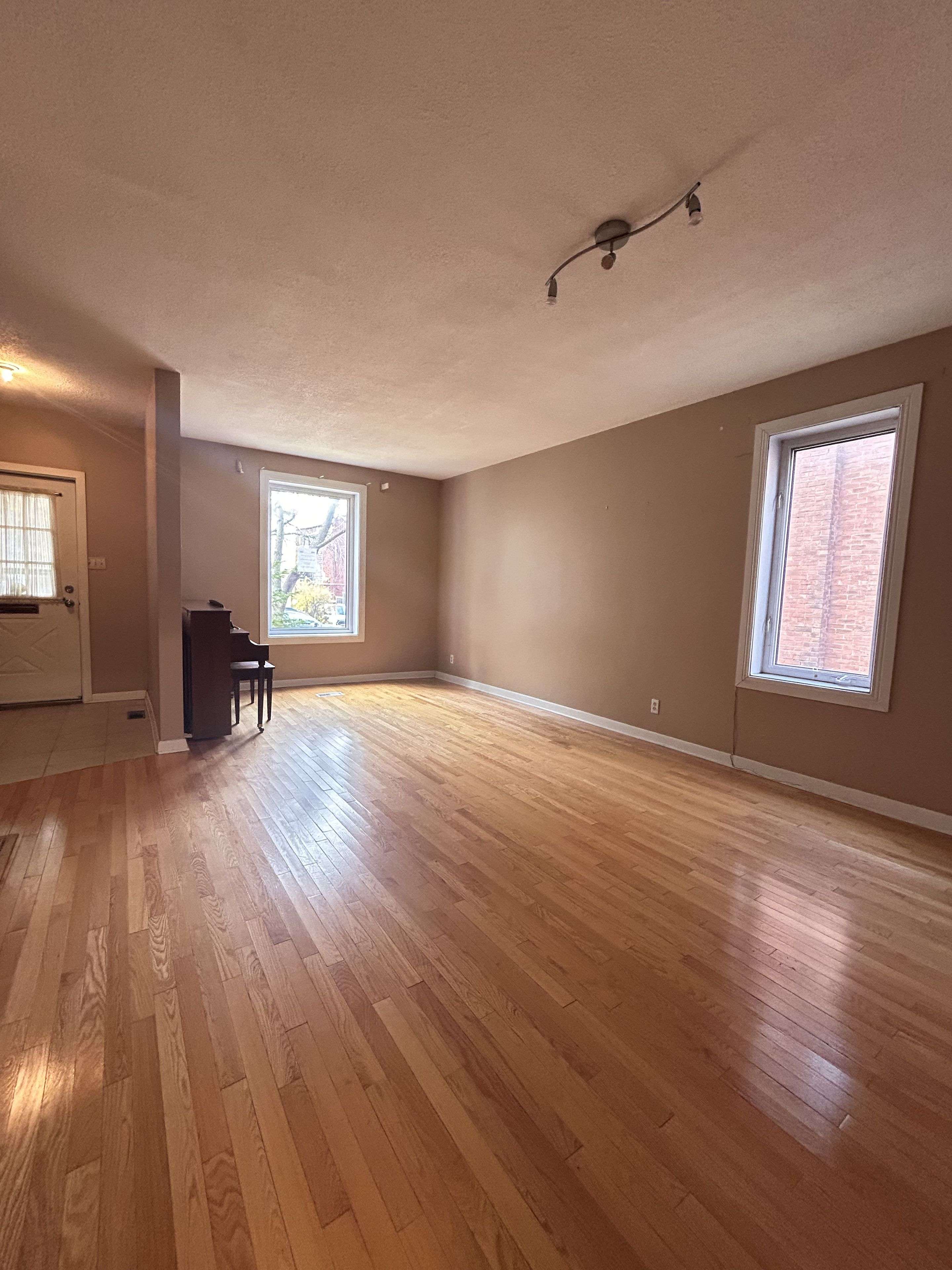 West Centre Town, ON K1Y 1T8,11 Melrose AVE