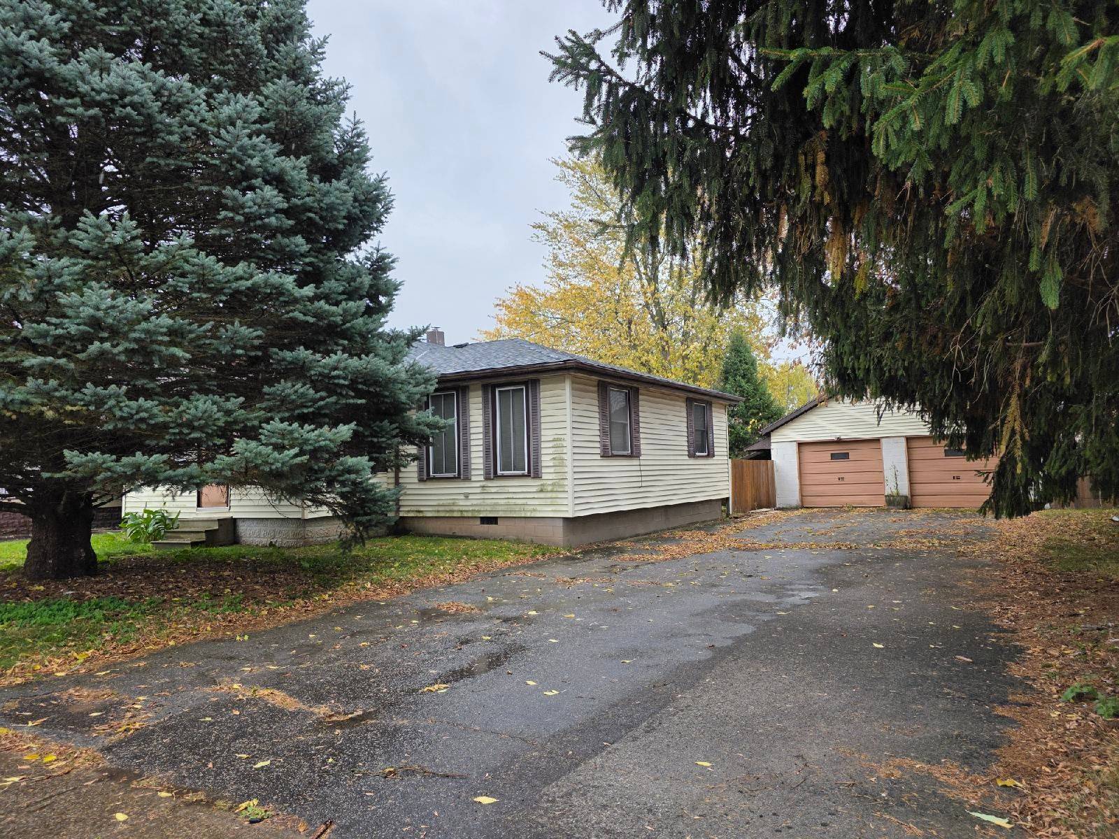 Niagara Falls, ON L2G 2G1,6414 Taylor ST